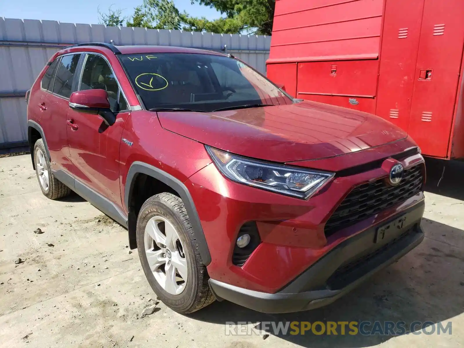 1 Photograph of a damaged car 2T3RWRFV5KW011166 TOYOTA RAV4 2019