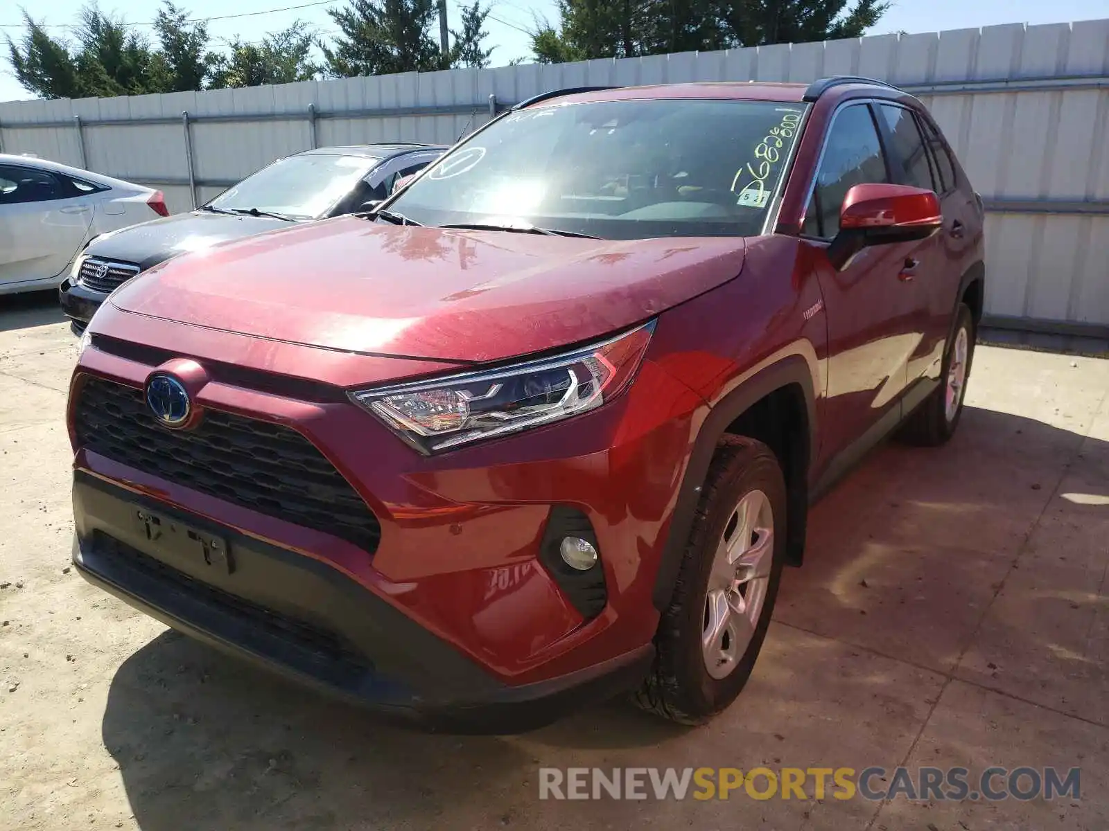 2 Photograph of a damaged car 2T3RWRFV5KW011166 TOYOTA RAV4 2019