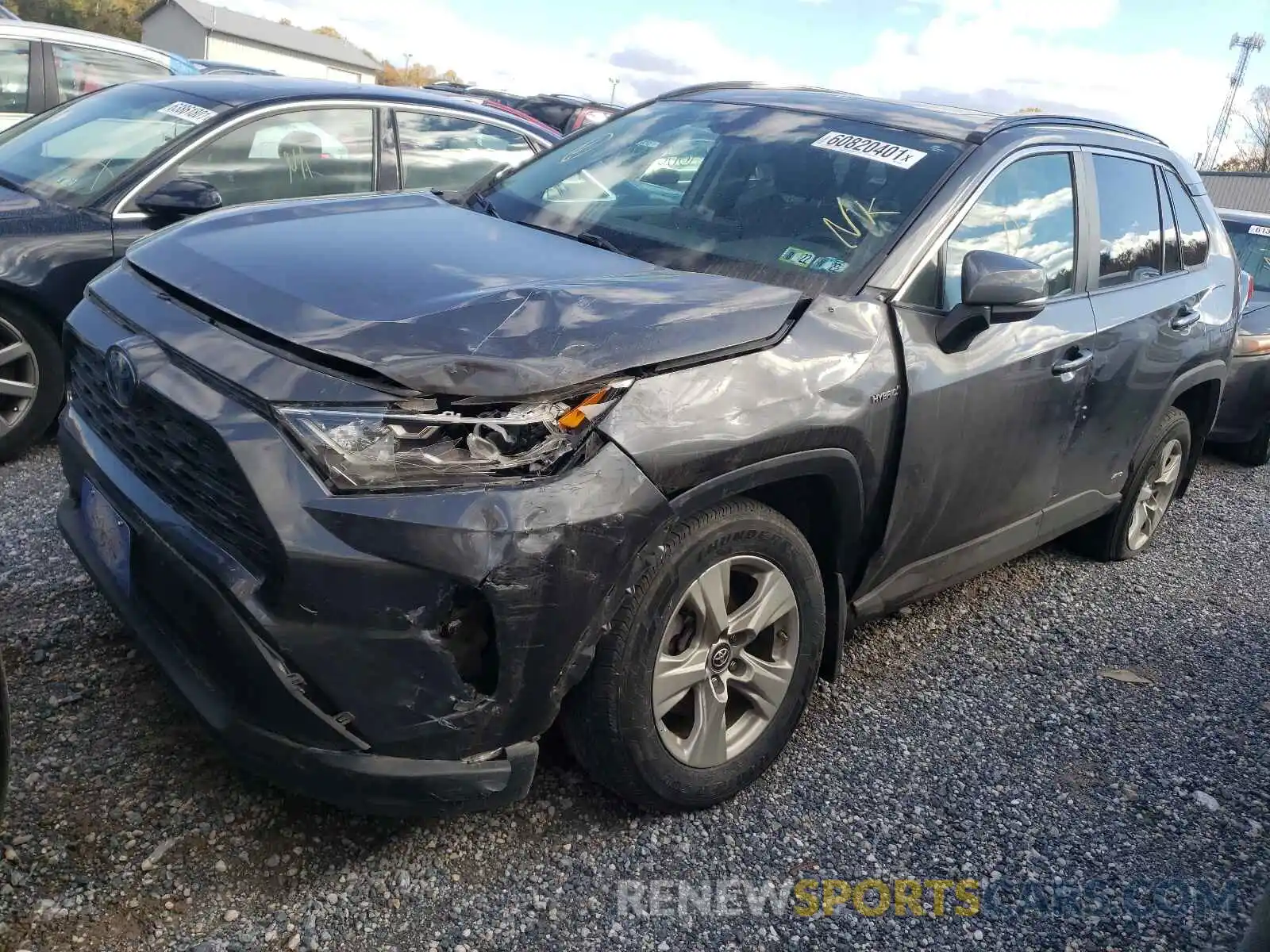 2 Photograph of a damaged car 2T3RWRFV5KW013824 TOYOTA RAV4 2019