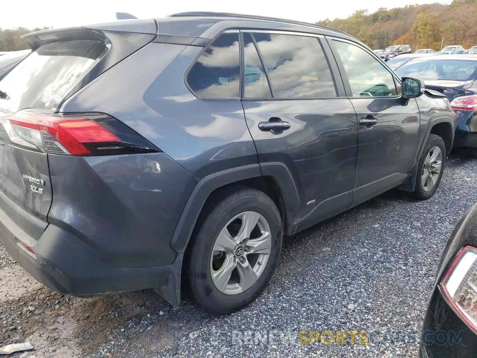 4 Photograph of a damaged car 2T3RWRFV5KW013824 TOYOTA RAV4 2019