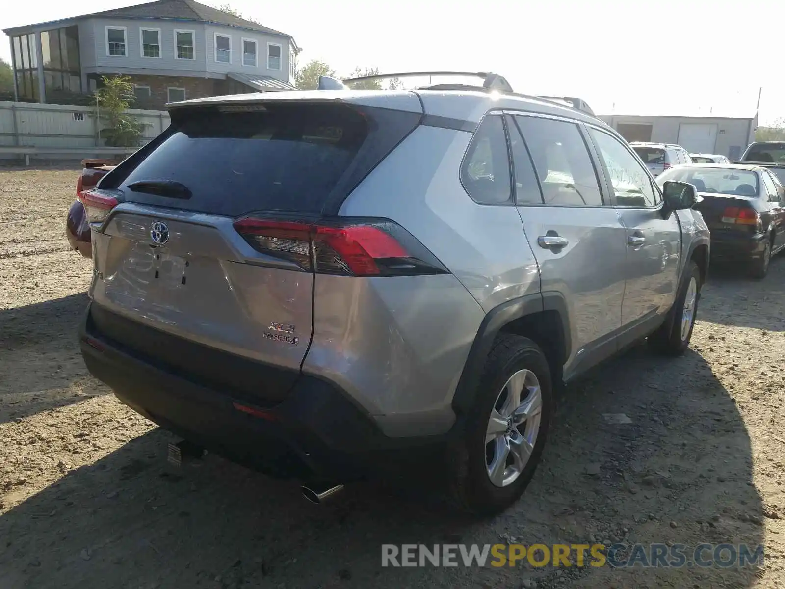 4 Photograph of a damaged car 2T3RWRFV5KW020451 TOYOTA RAV4 2019