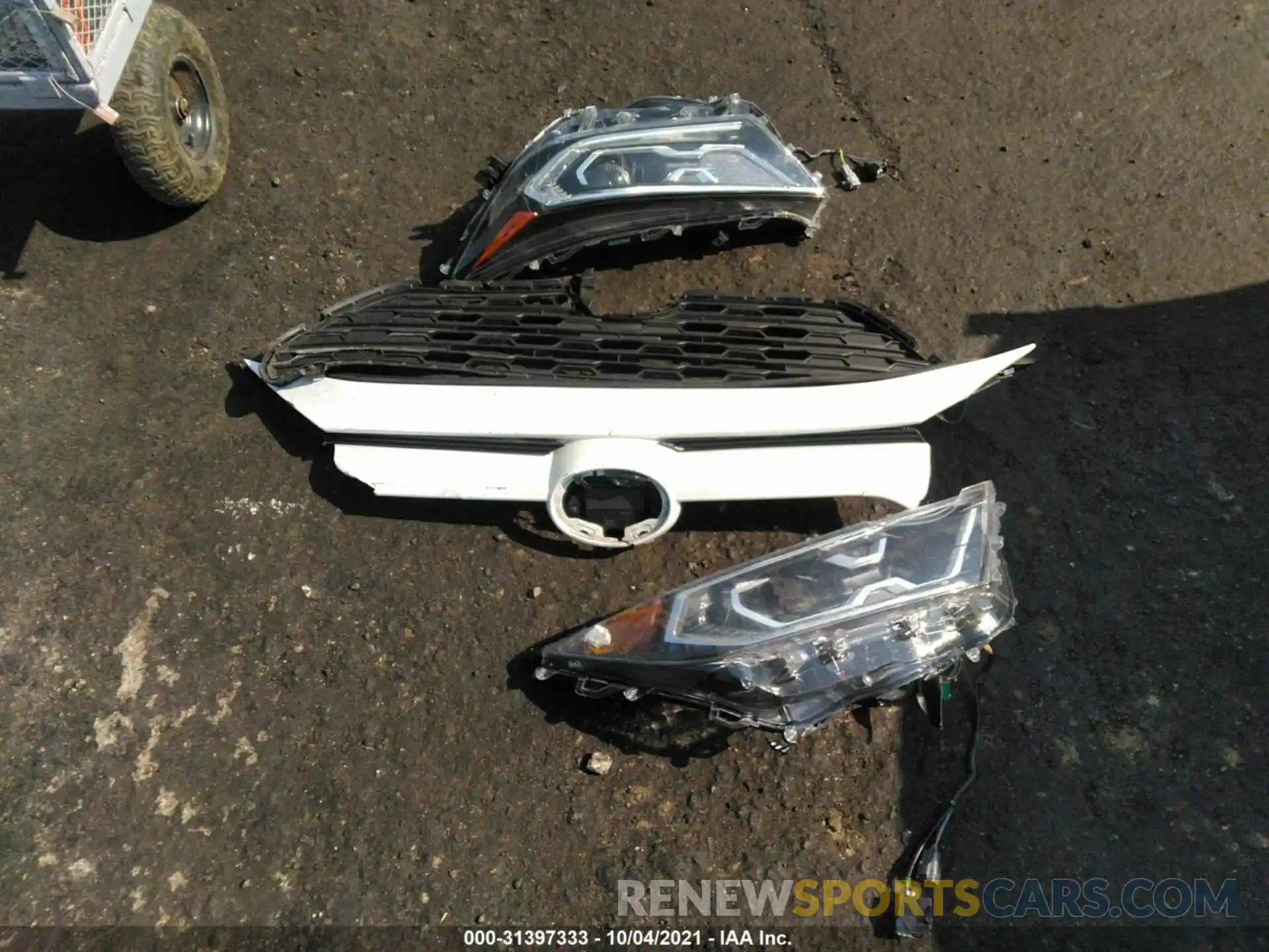 12 Photograph of a damaged car 2T3RWRFV5KW021857 TOYOTA RAV4 2019