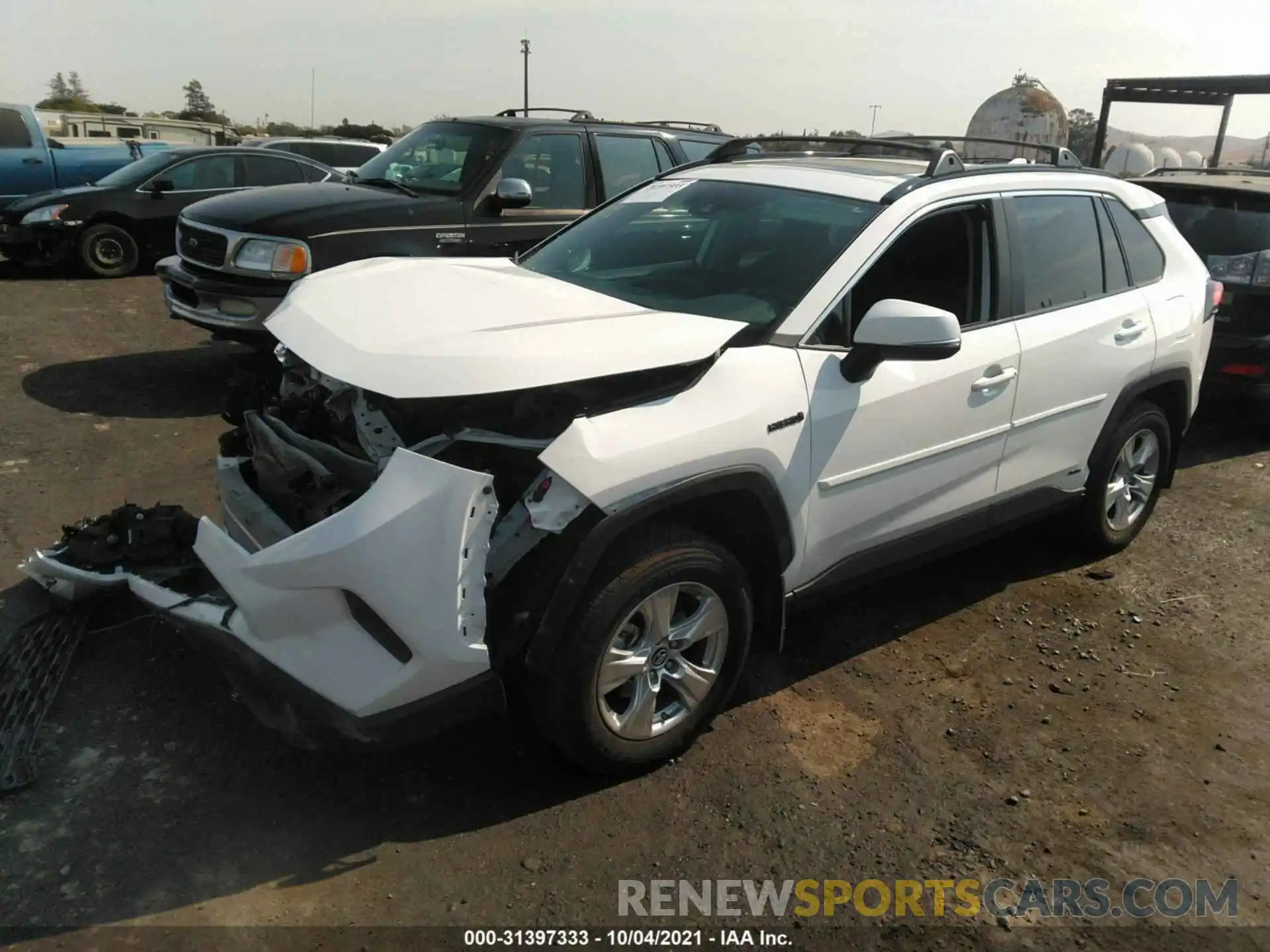 2 Photograph of a damaged car 2T3RWRFV5KW021857 TOYOTA RAV4 2019