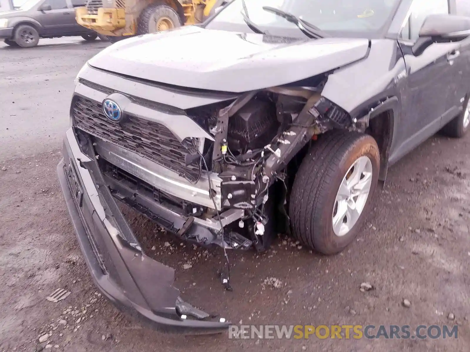 9 Photograph of a damaged car 2T3RWRFV5KW023043 TOYOTA RAV4 2019