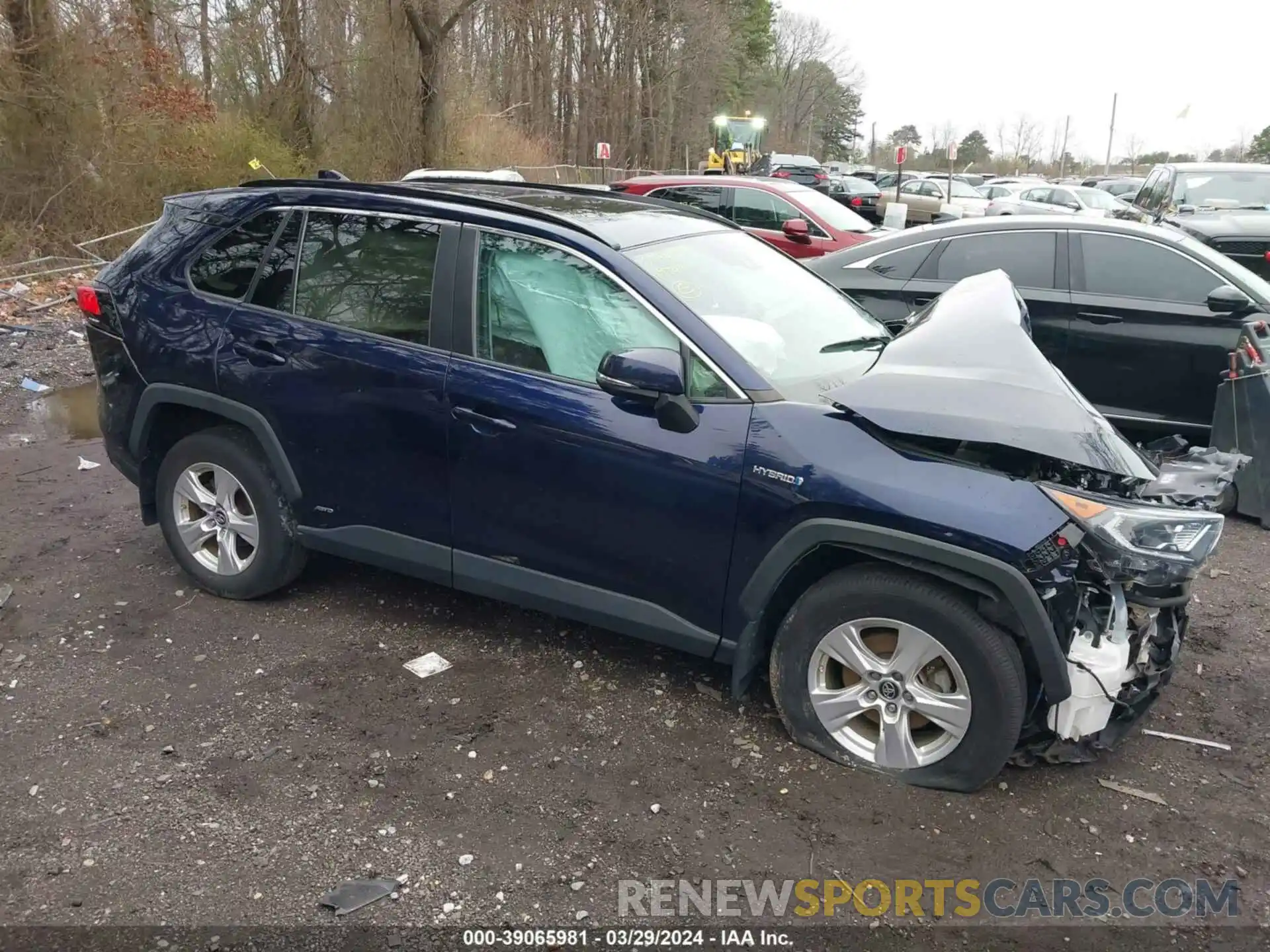 13 Photograph of a damaged car 2T3RWRFV5KW026458 TOYOTA RAV4 2019