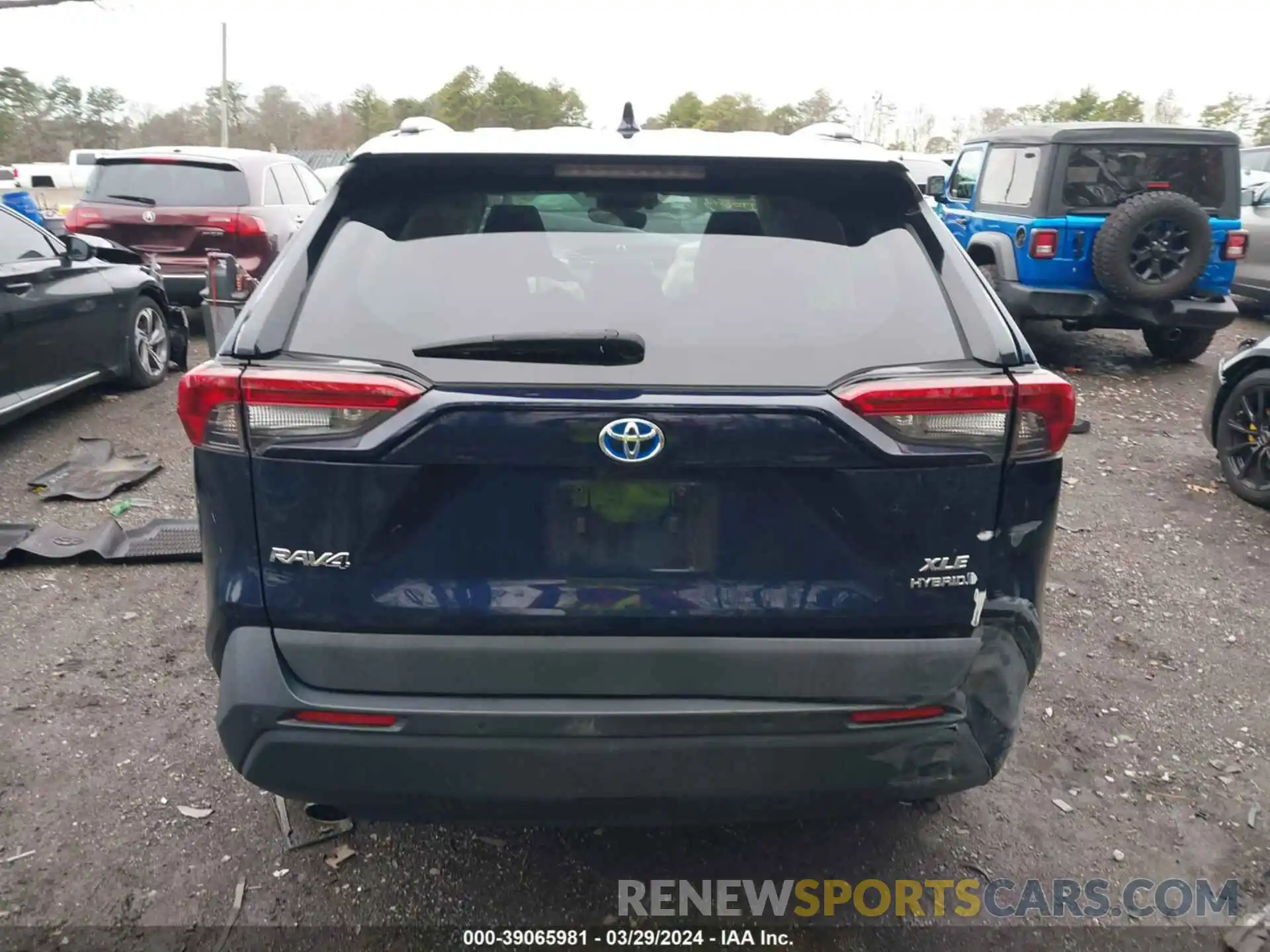 16 Photograph of a damaged car 2T3RWRFV5KW026458 TOYOTA RAV4 2019