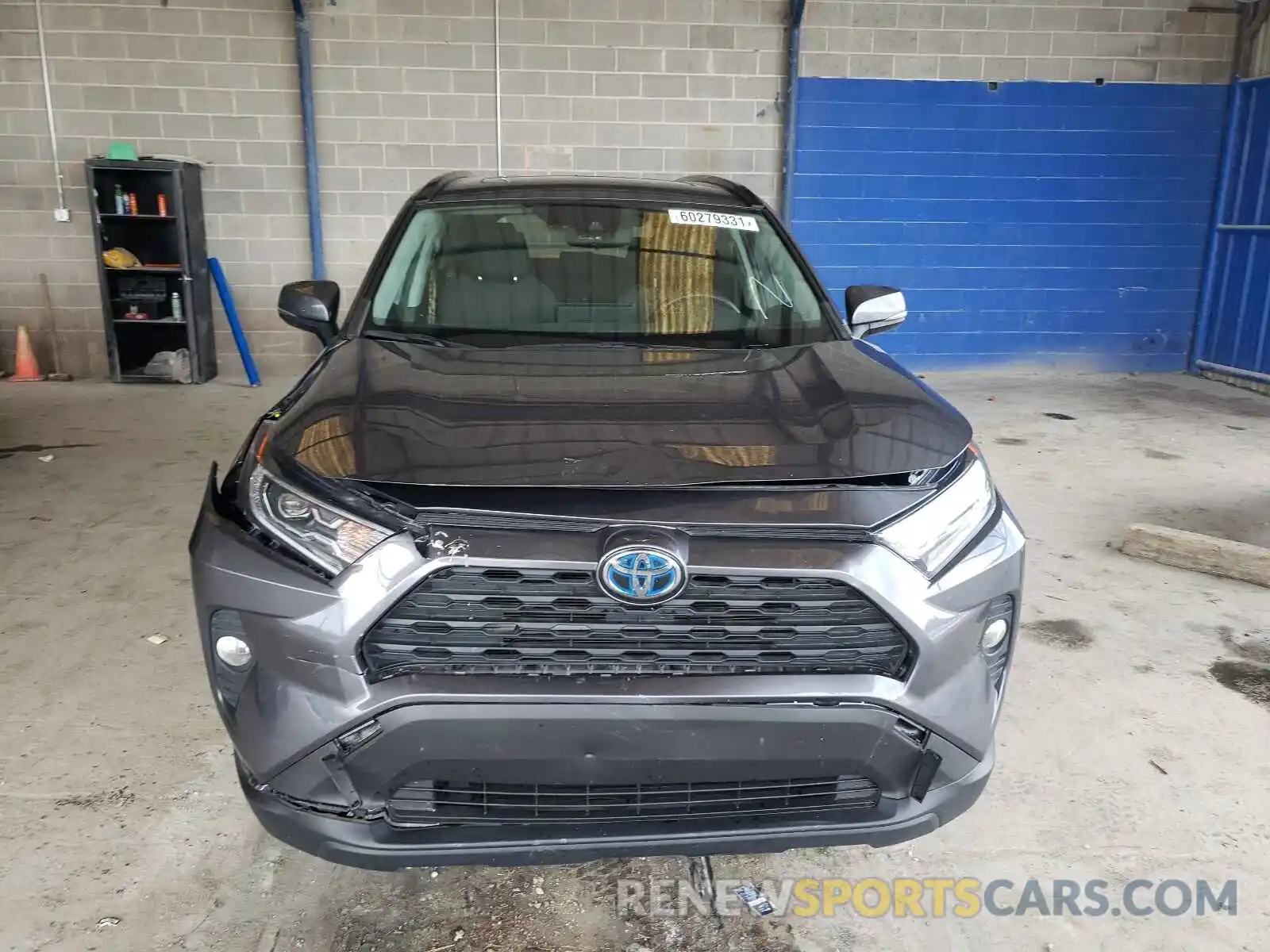 9 Photograph of a damaged car 2T3RWRFV5KW029165 TOYOTA RAV4 2019