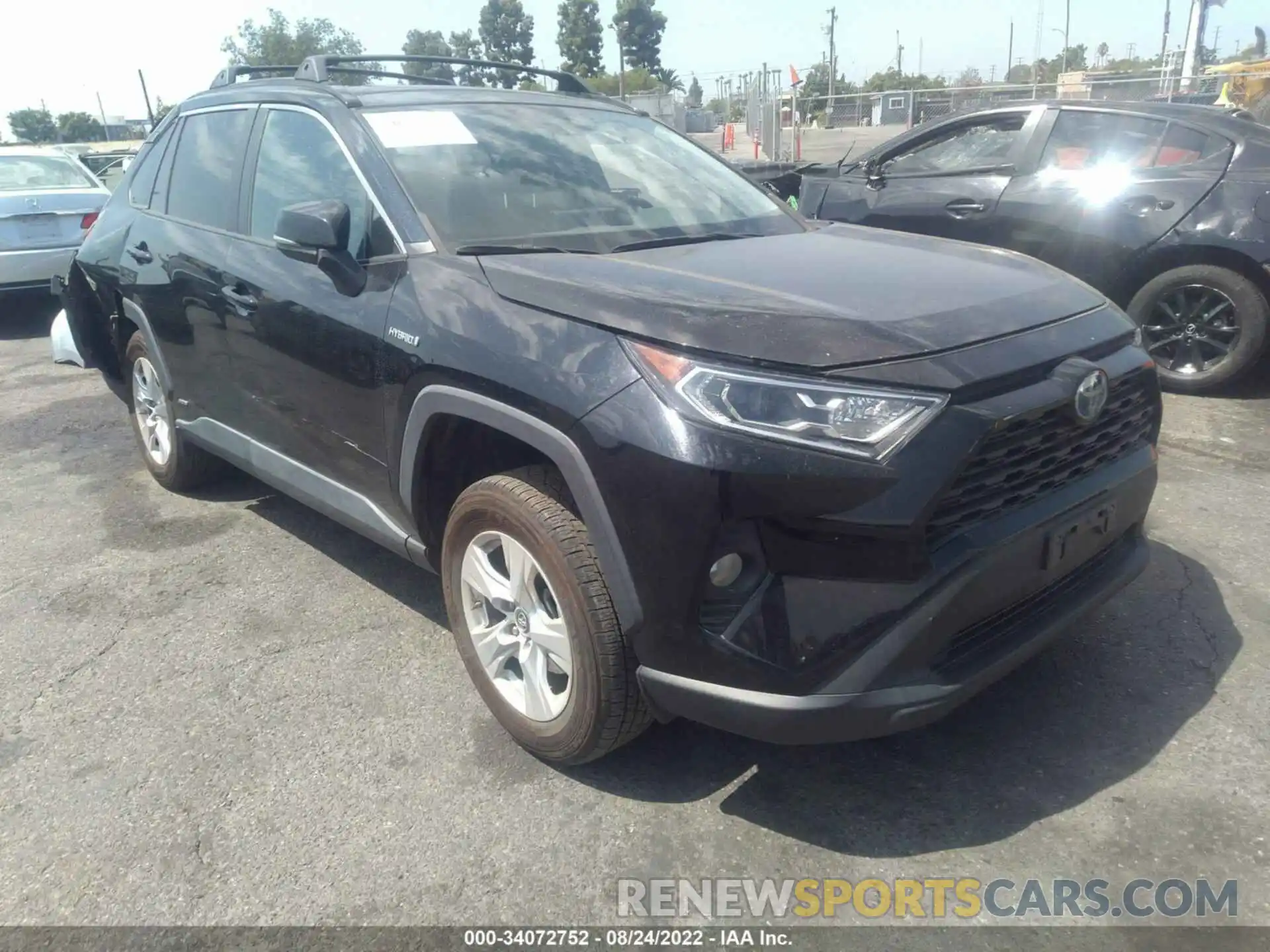 1 Photograph of a damaged car 2T3RWRFV5KW029389 TOYOTA RAV4 2019