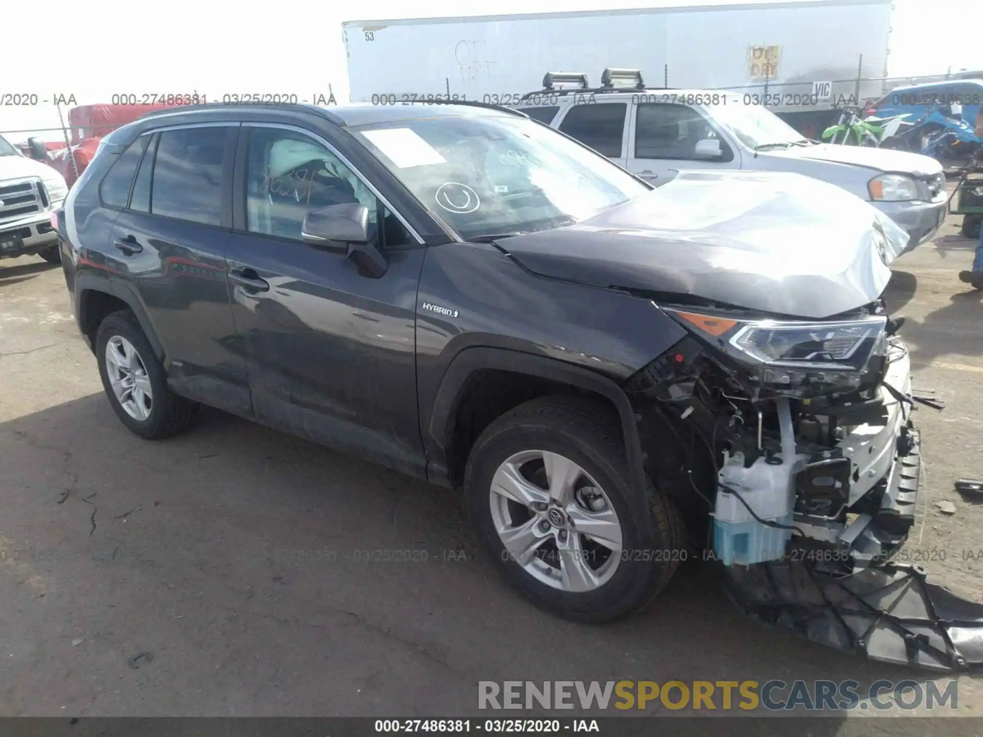 1 Photograph of a damaged car 2T3RWRFV5KW035922 TOYOTA RAV4 2019