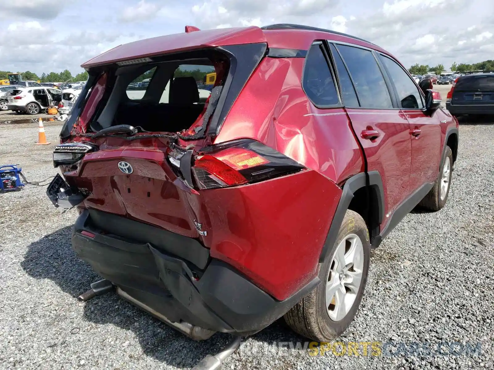 4 Photograph of a damaged car 2T3RWRFV5KW038772 TOYOTA RAV4 2019