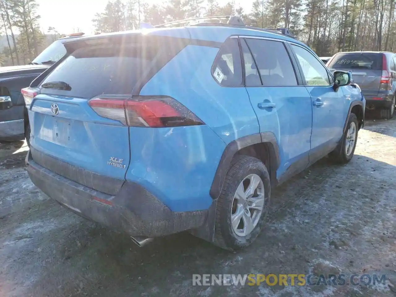 4 Photograph of a damaged car 2T3RWRFV5KW040988 TOYOTA RAV4 2019