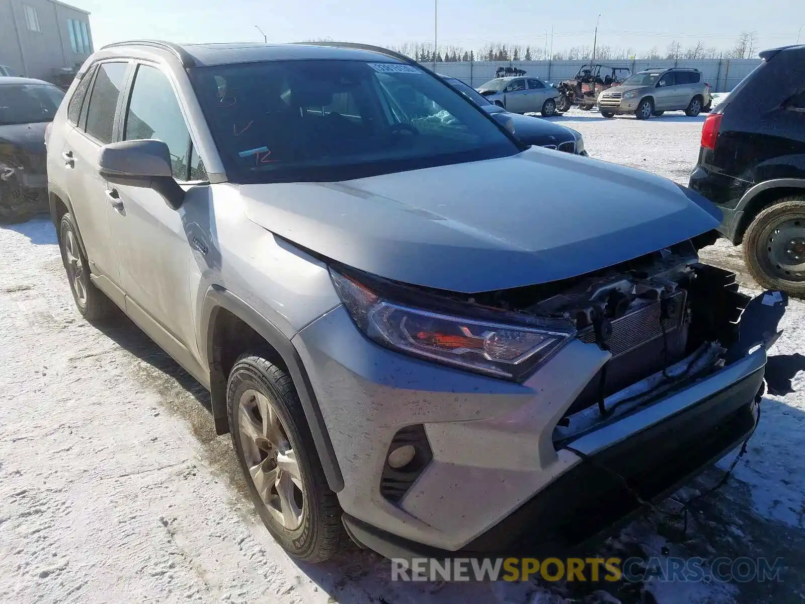 1 Photograph of a damaged car 2T3RWRFV6KW002900 TOYOTA RAV4 2019