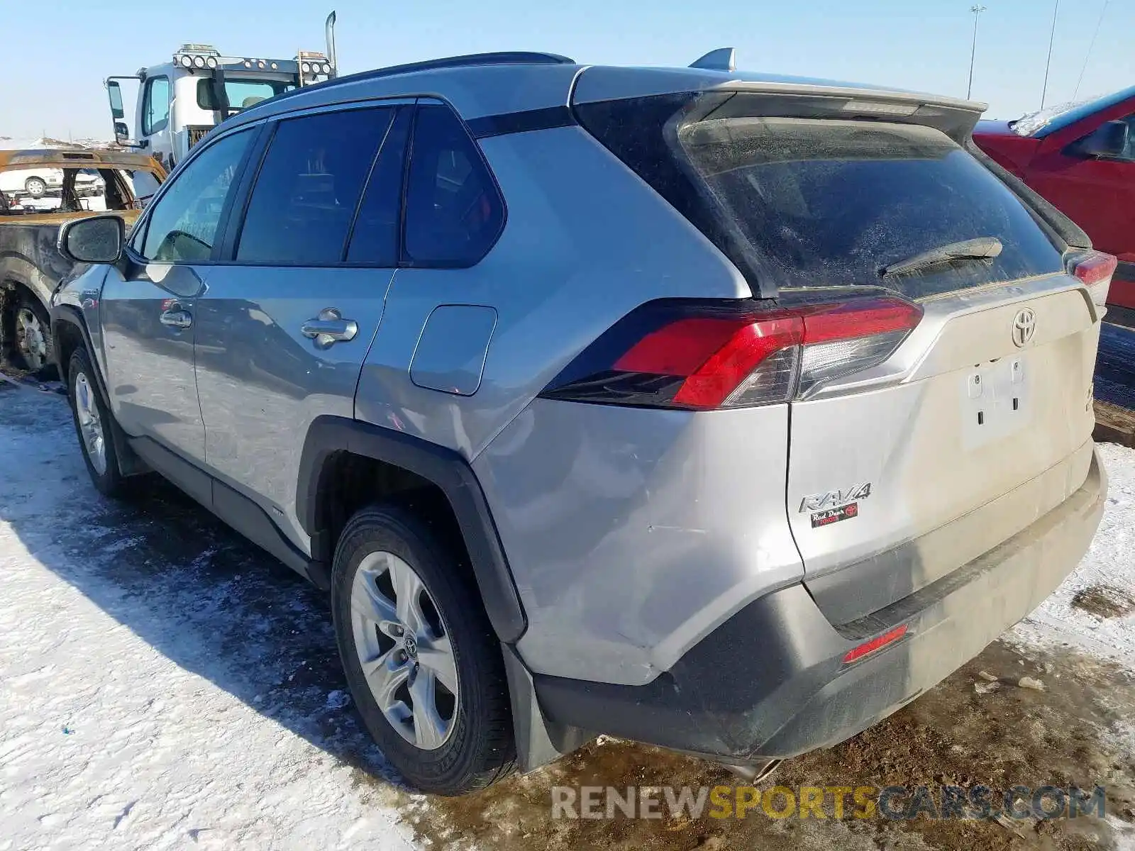 3 Photograph of a damaged car 2T3RWRFV6KW002900 TOYOTA RAV4 2019