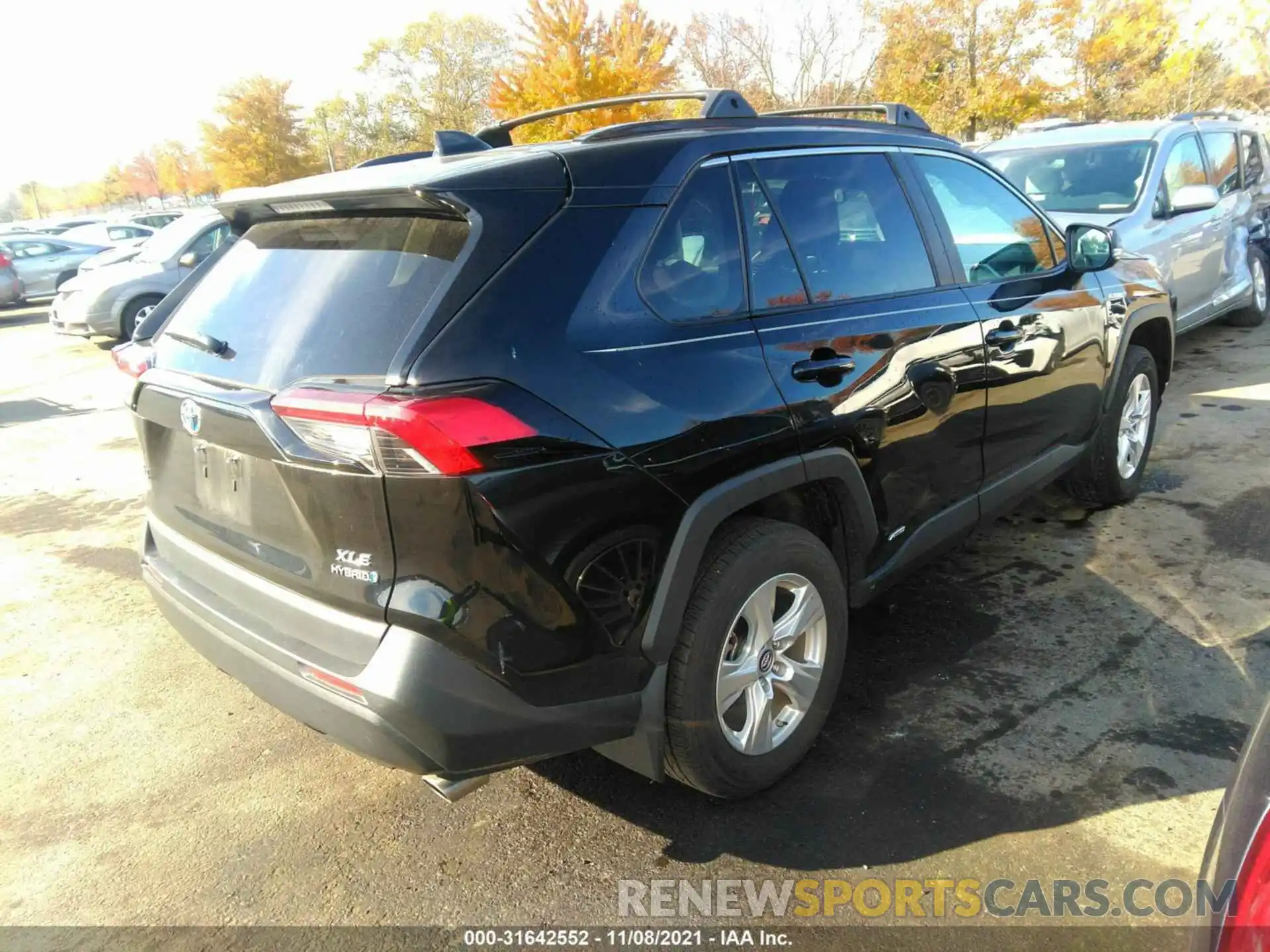 4 Photograph of a damaged car 2T3RWRFV6KW009846 TOYOTA RAV4 2019