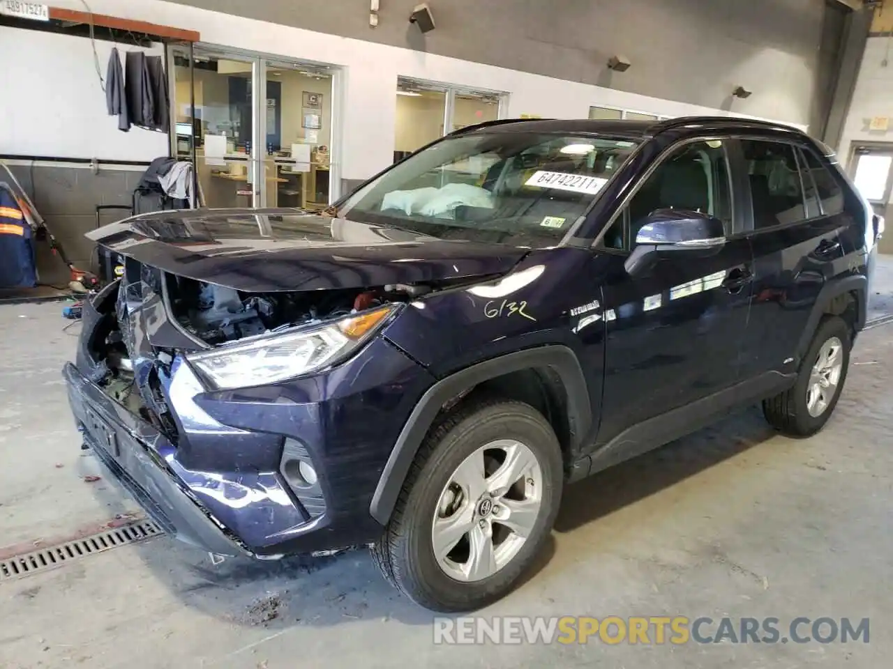 2 Photograph of a damaged car 2T3RWRFV6KW017509 TOYOTA RAV4 2019