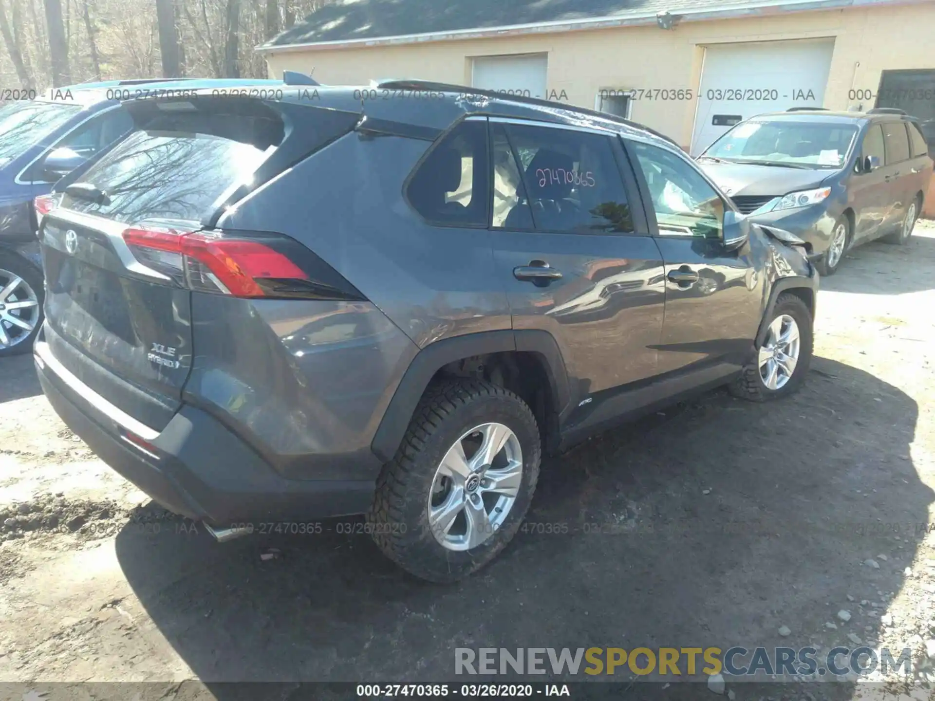 4 Photograph of a damaged car 2T3RWRFV6KW033144 TOYOTA RAV4 2019