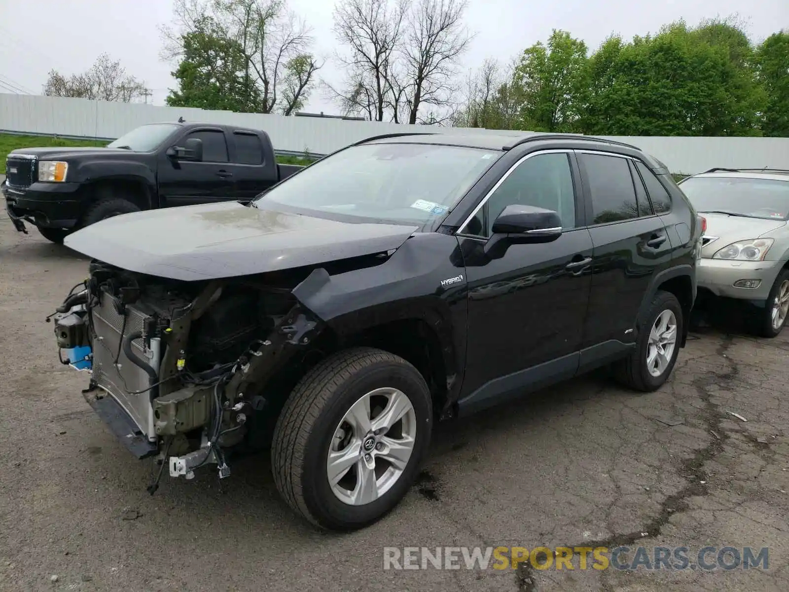 2 Photograph of a damaged car 2T3RWRFV6KW037677 TOYOTA RAV4 2019