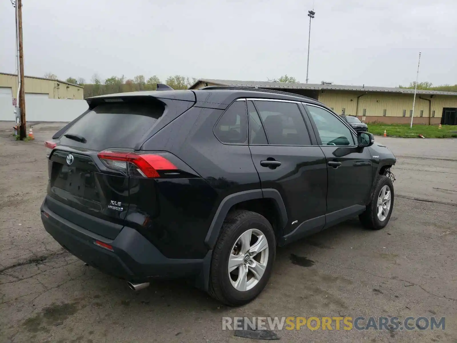 4 Photograph of a damaged car 2T3RWRFV6KW037677 TOYOTA RAV4 2019