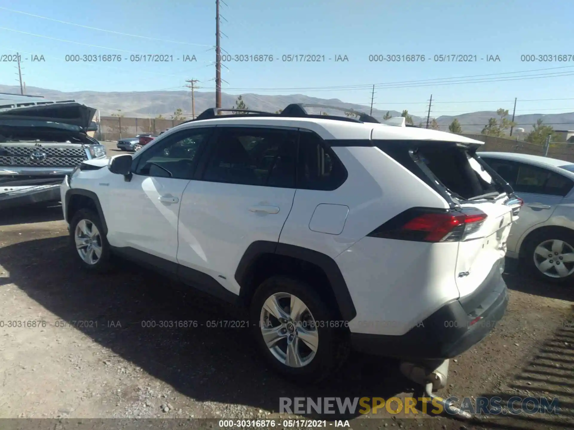 3 Photograph of a damaged car 2T3RWRFV7KW004395 TOYOTA RAV4 2019