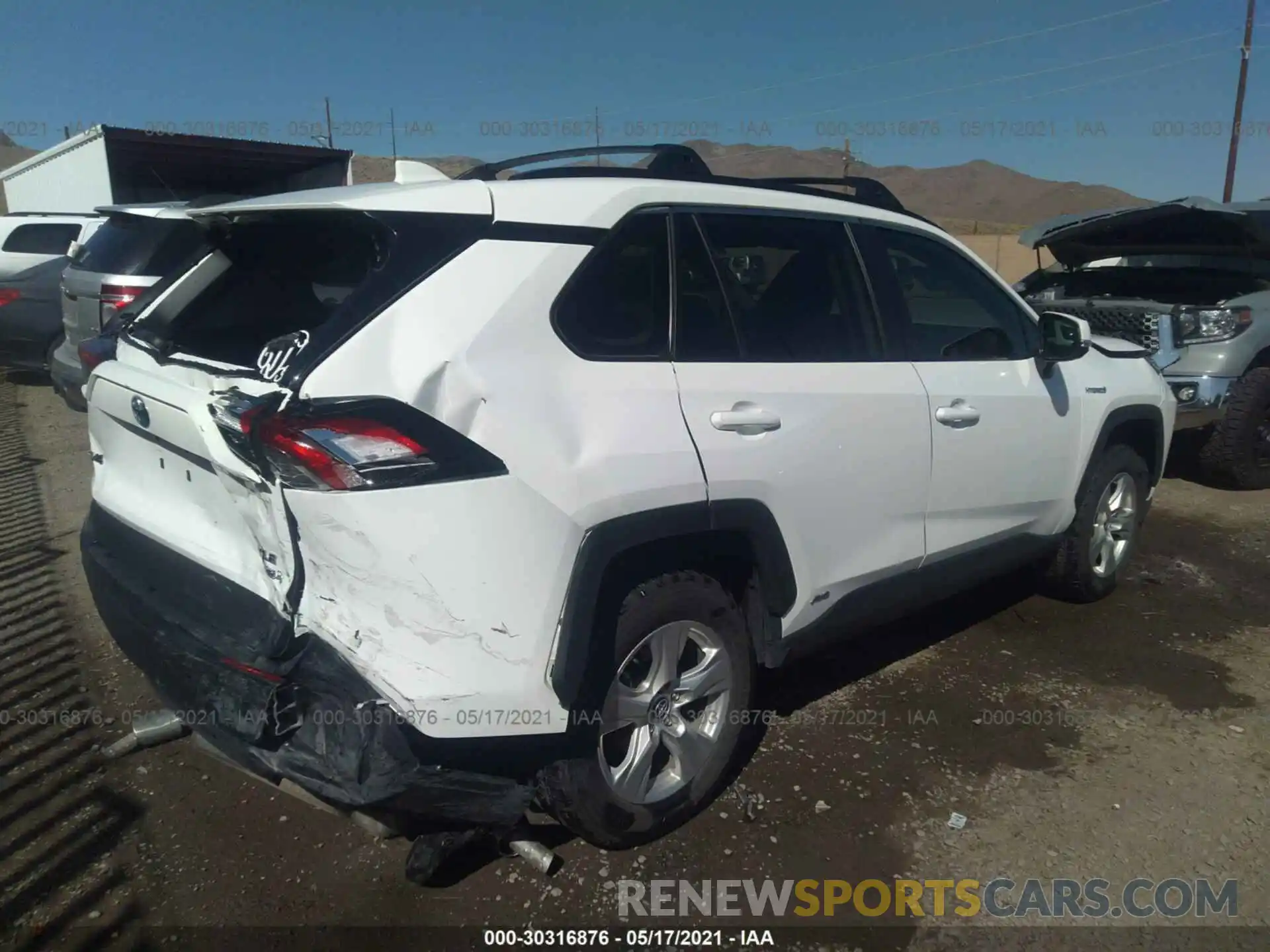 4 Photograph of a damaged car 2T3RWRFV7KW004395 TOYOTA RAV4 2019