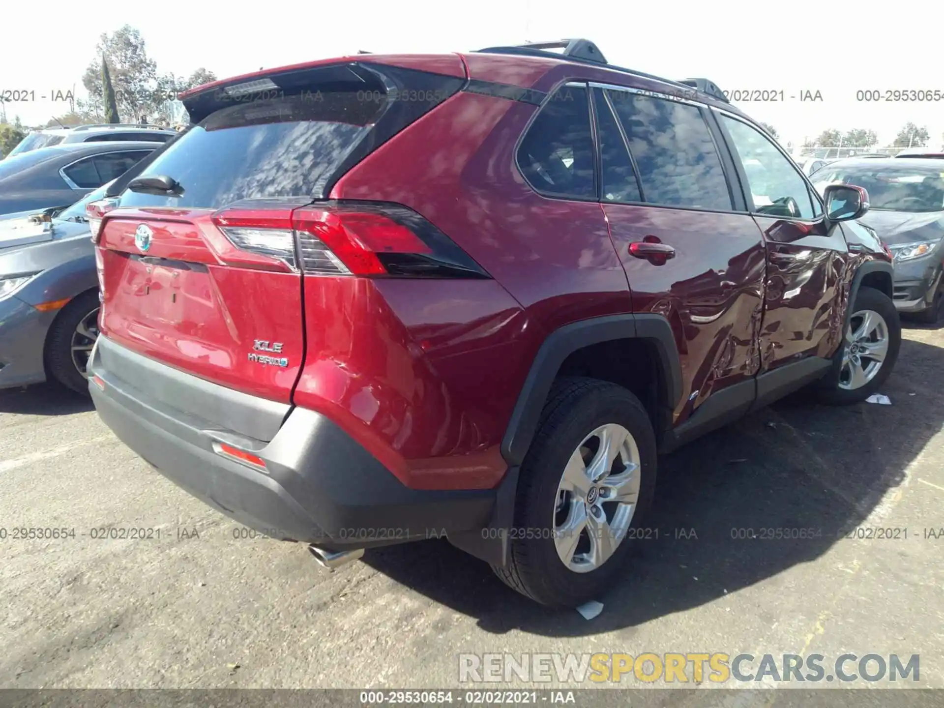 4 Photograph of a damaged car 2T3RWRFV7KW020113 TOYOTA RAV4 2019