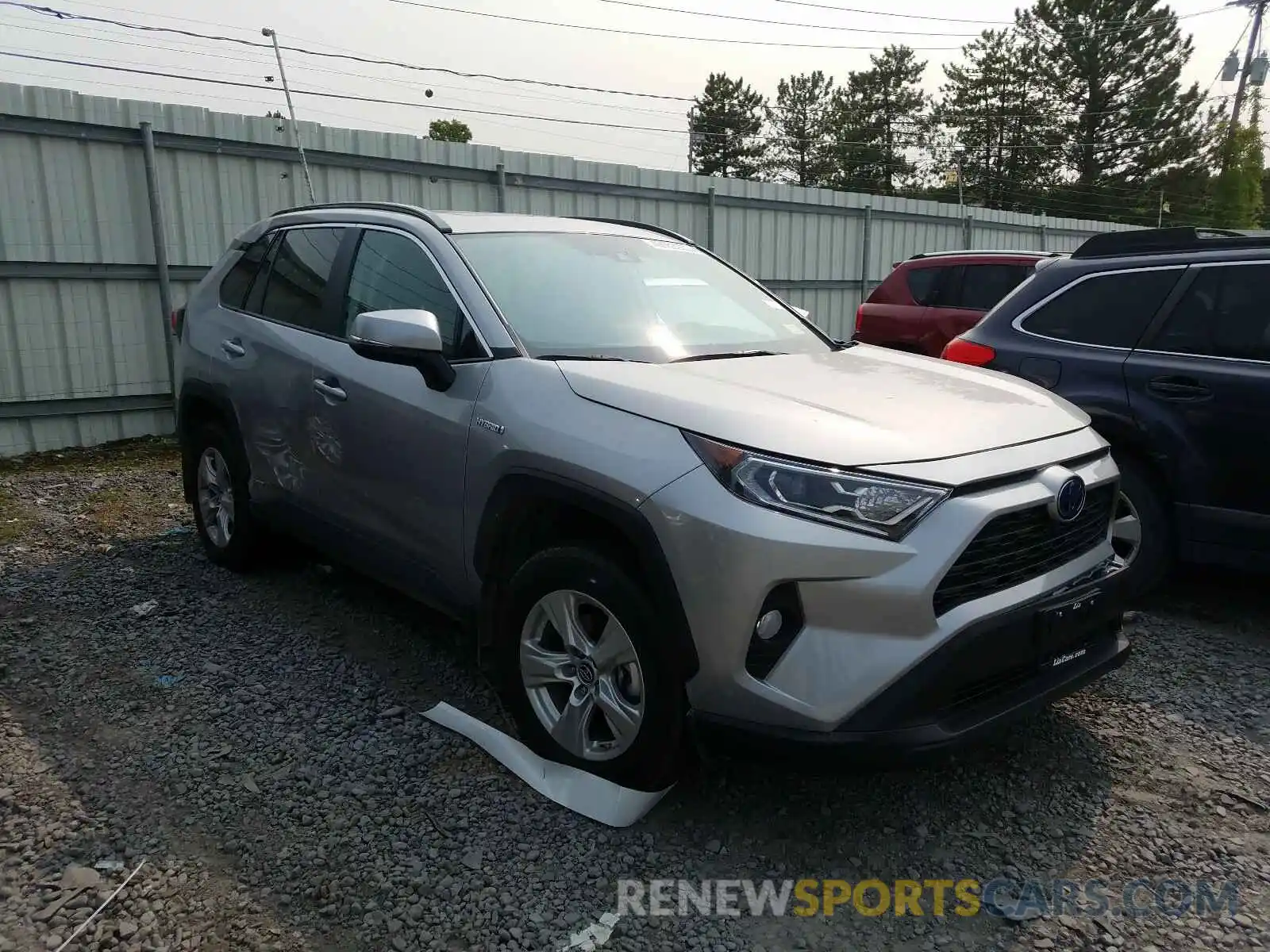 1 Photograph of a damaged car 2T3RWRFV7KW022931 TOYOTA RAV4 2019