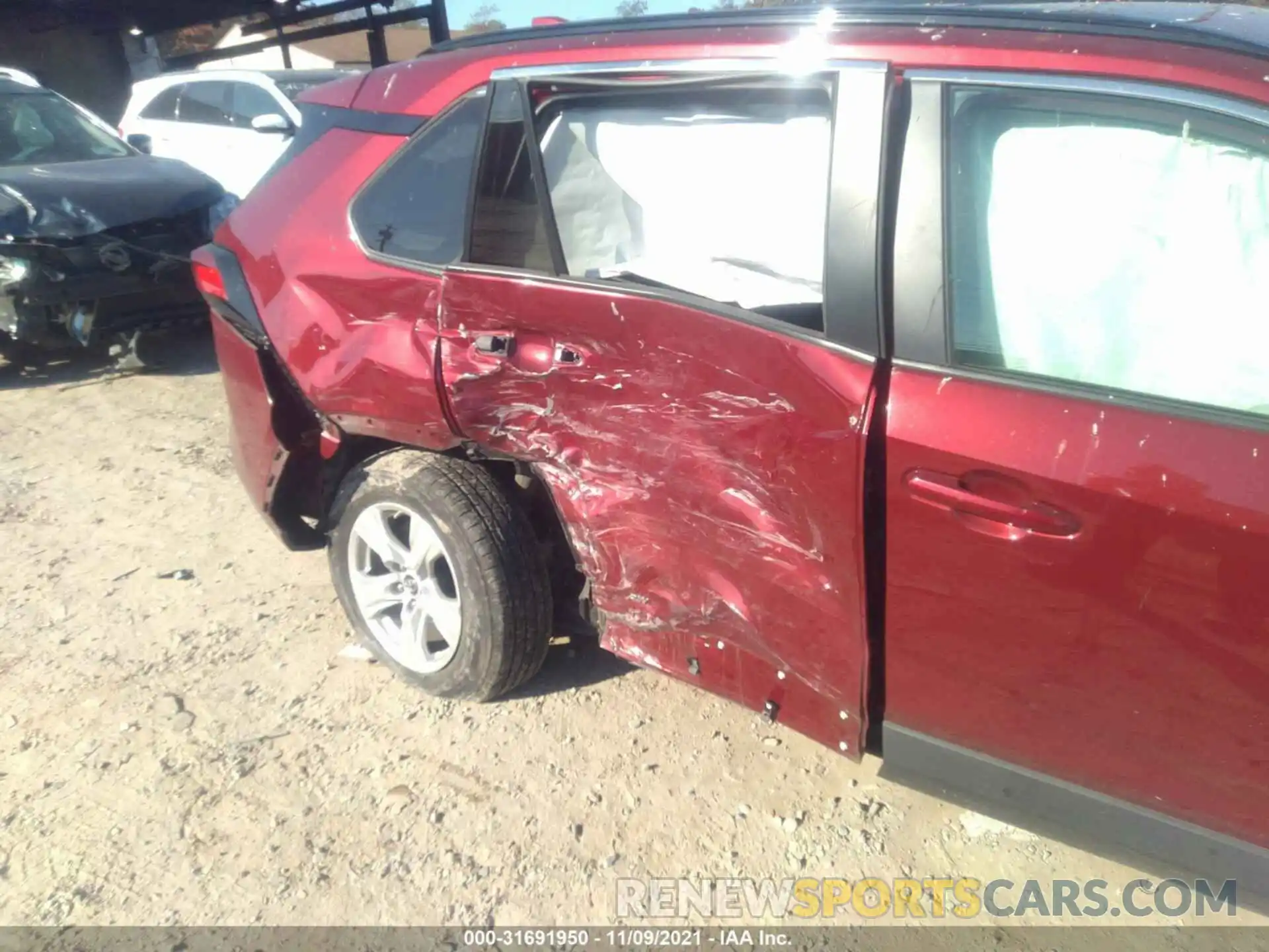 6 Photograph of a damaged car 2T3RWRFV7KW025490 TOYOTA RAV4 2019