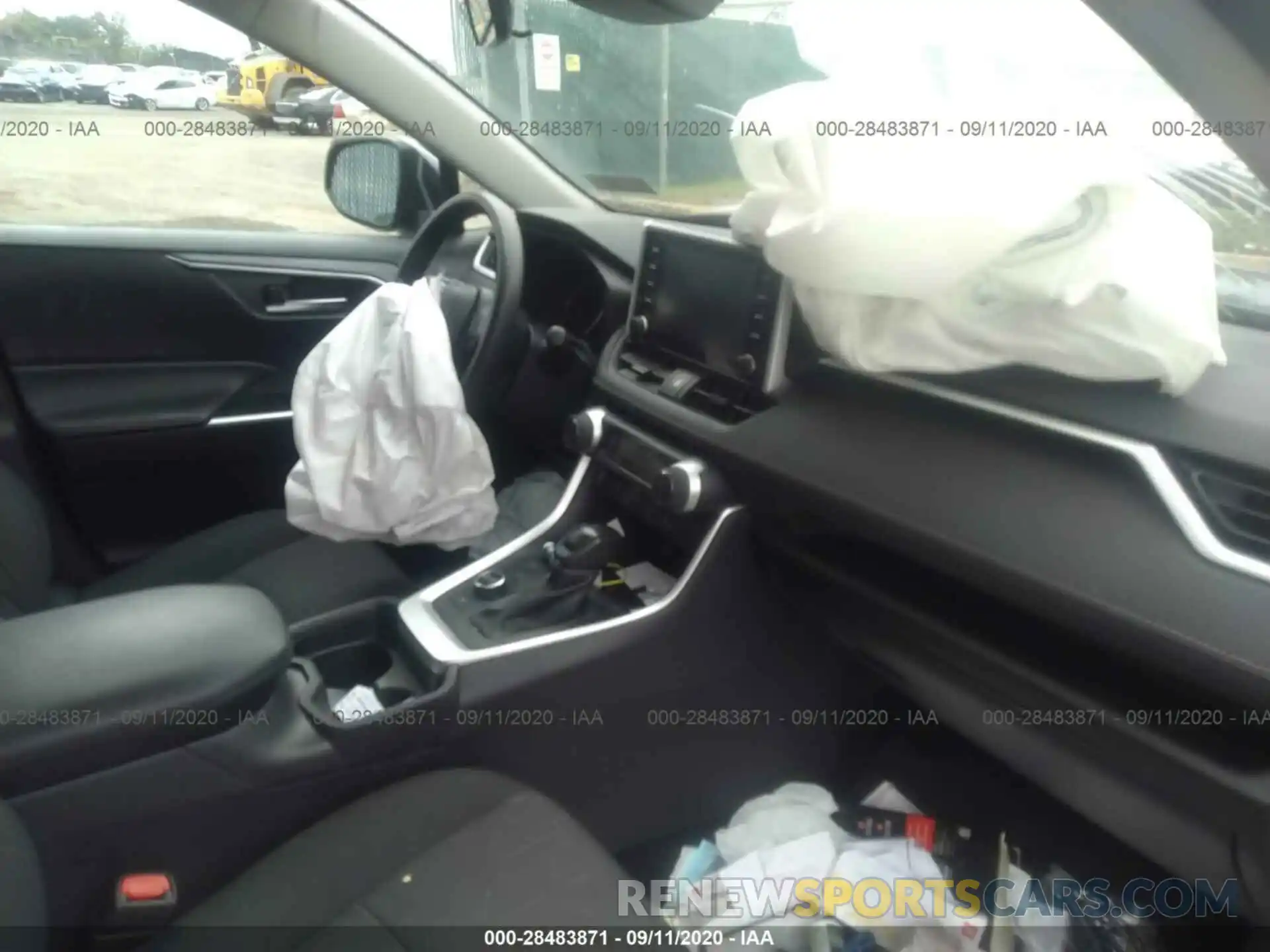 5 Photograph of a damaged car 2T3RWRFV7KW026865 TOYOTA RAV4 2019