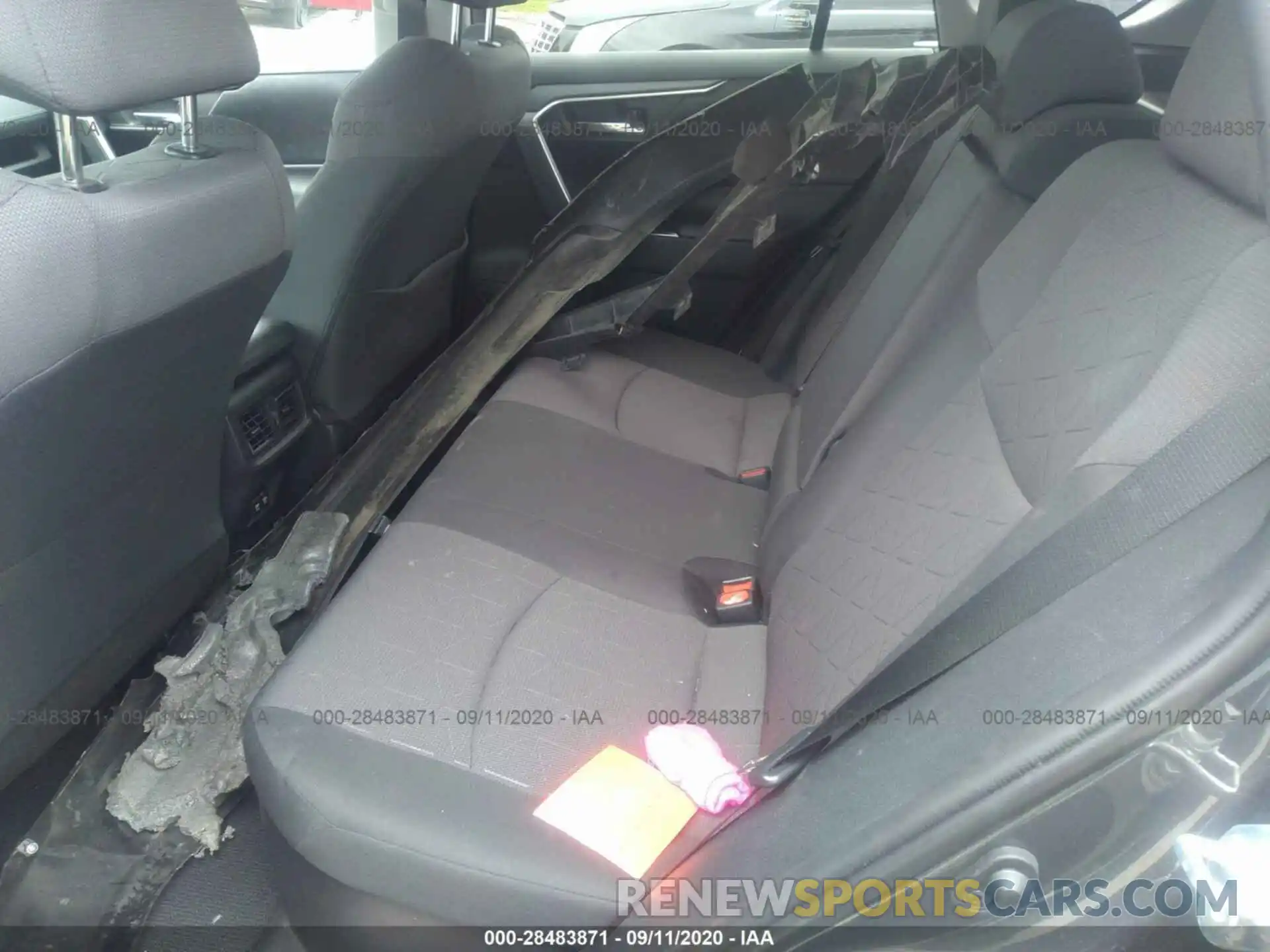 8 Photograph of a damaged car 2T3RWRFV7KW026865 TOYOTA RAV4 2019