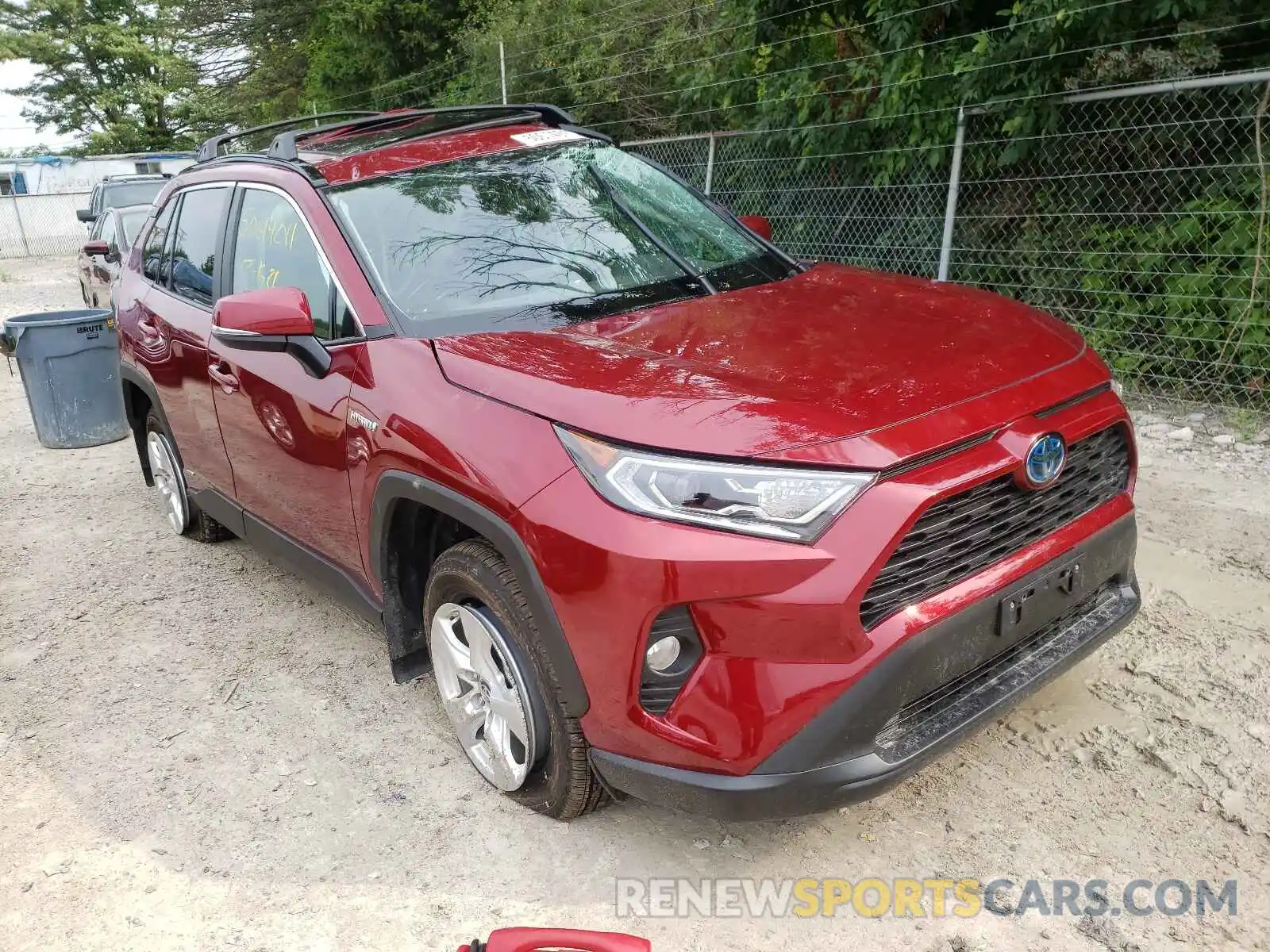 1 Photograph of a damaged car 2T3RWRFV7KW027367 TOYOTA RAV4 2019