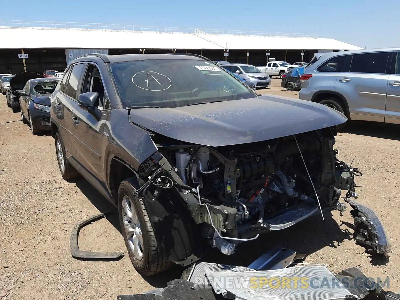 1 Photograph of a damaged car 2T3RWRFV7KW036893 TOYOTA RAV4 2019