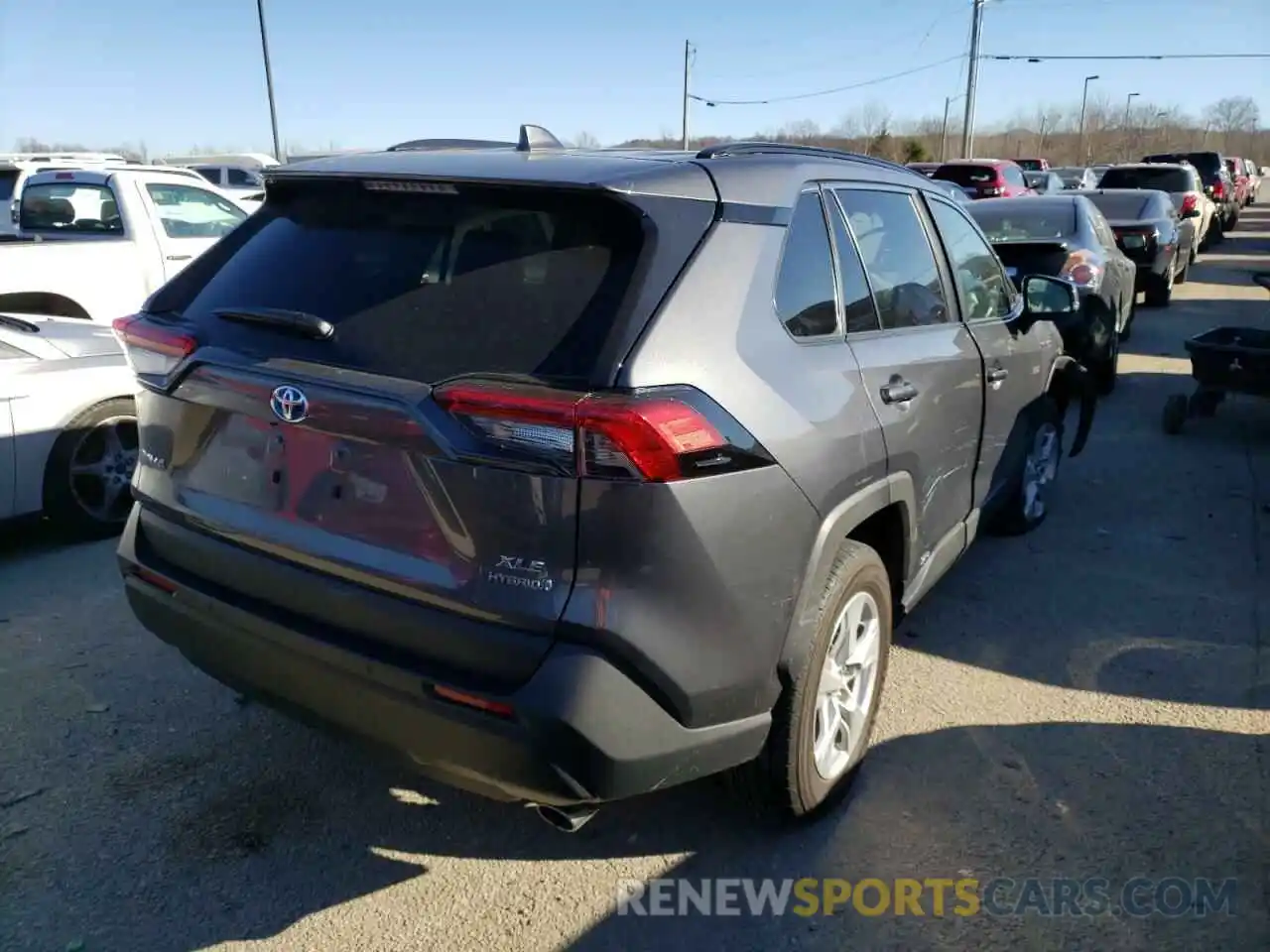 4 Photograph of a damaged car 2T3RWRFV7KW044380 TOYOTA RAV4 2019