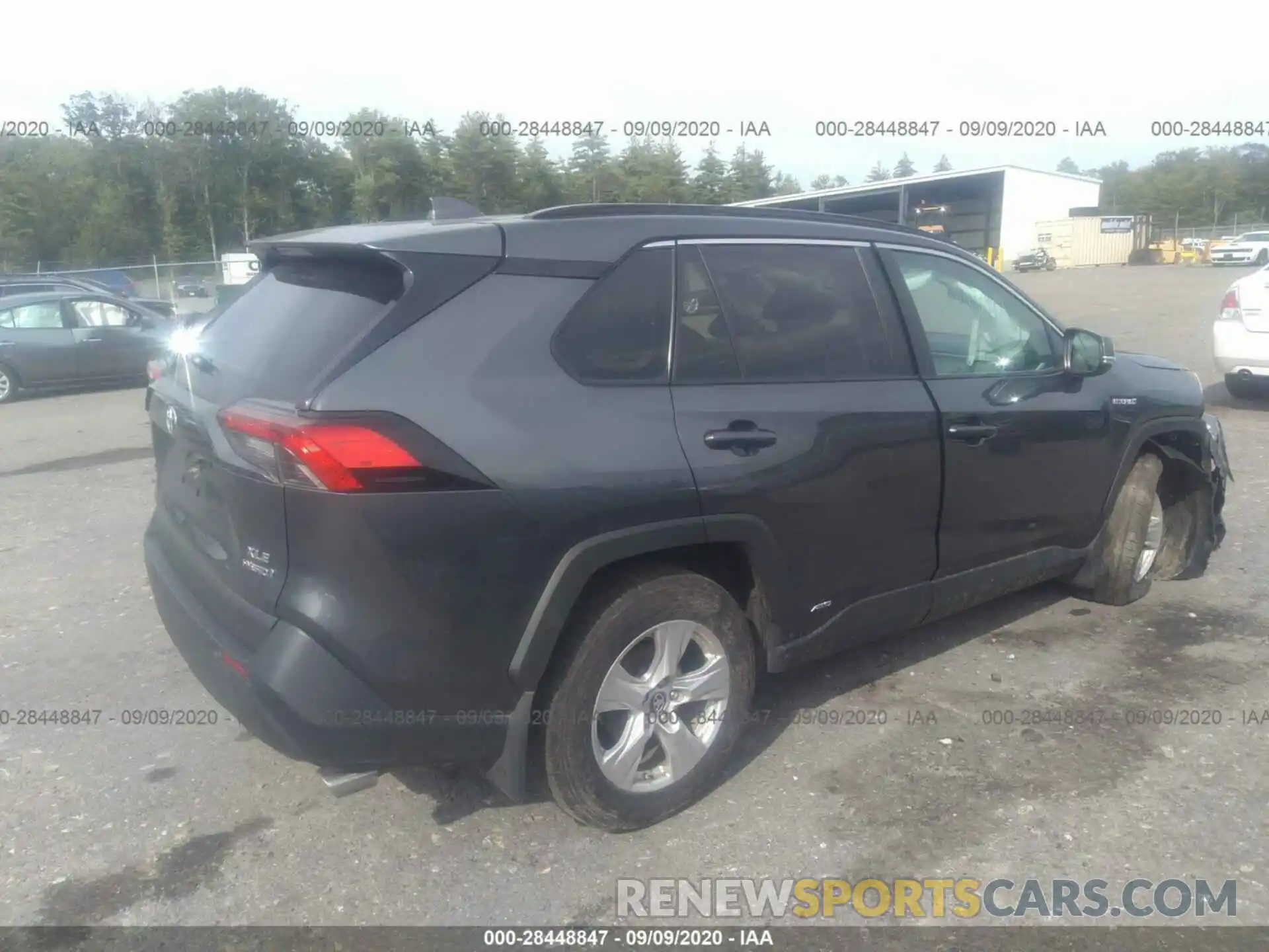 4 Photograph of a damaged car 2T3RWRFV7KW046257 TOYOTA RAV4 2019