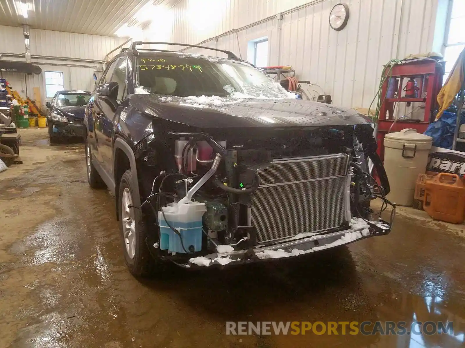 1 Photograph of a damaged car 2T3RWRFV8KW009265 TOYOTA RAV4 2019