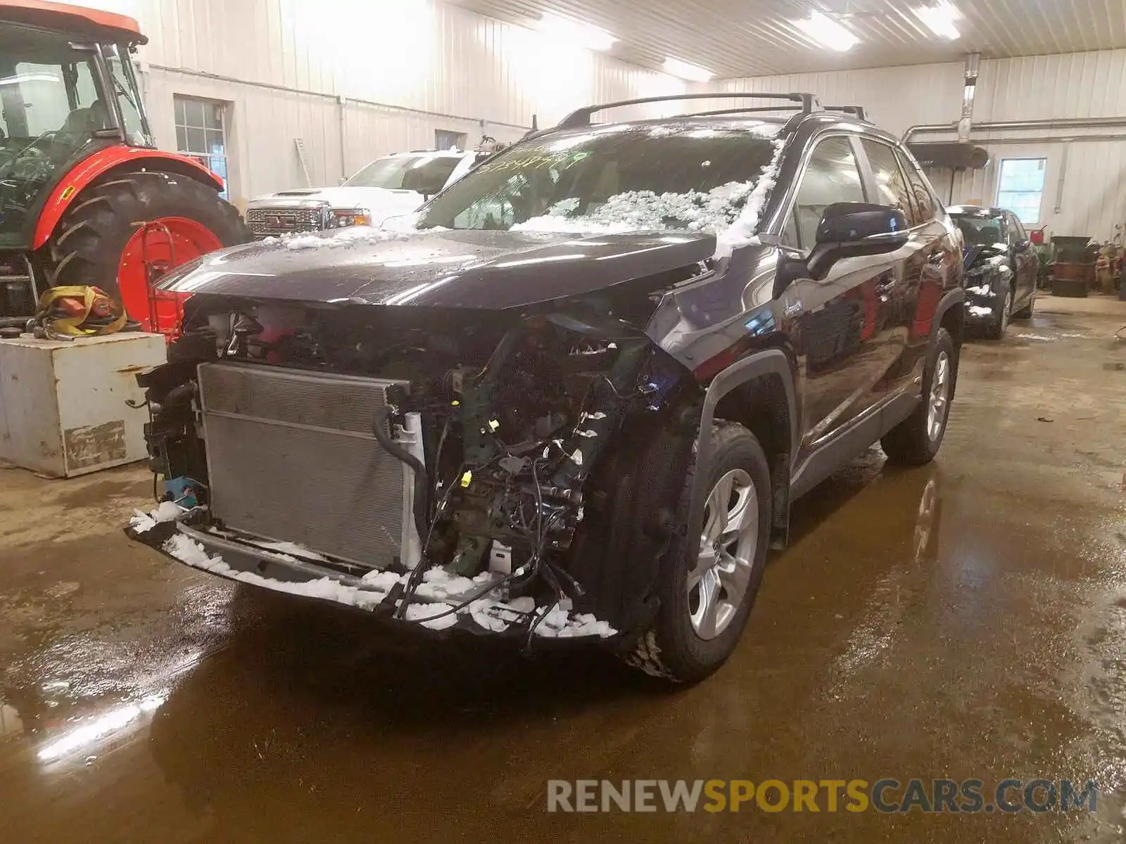 2 Photograph of a damaged car 2T3RWRFV8KW009265 TOYOTA RAV4 2019