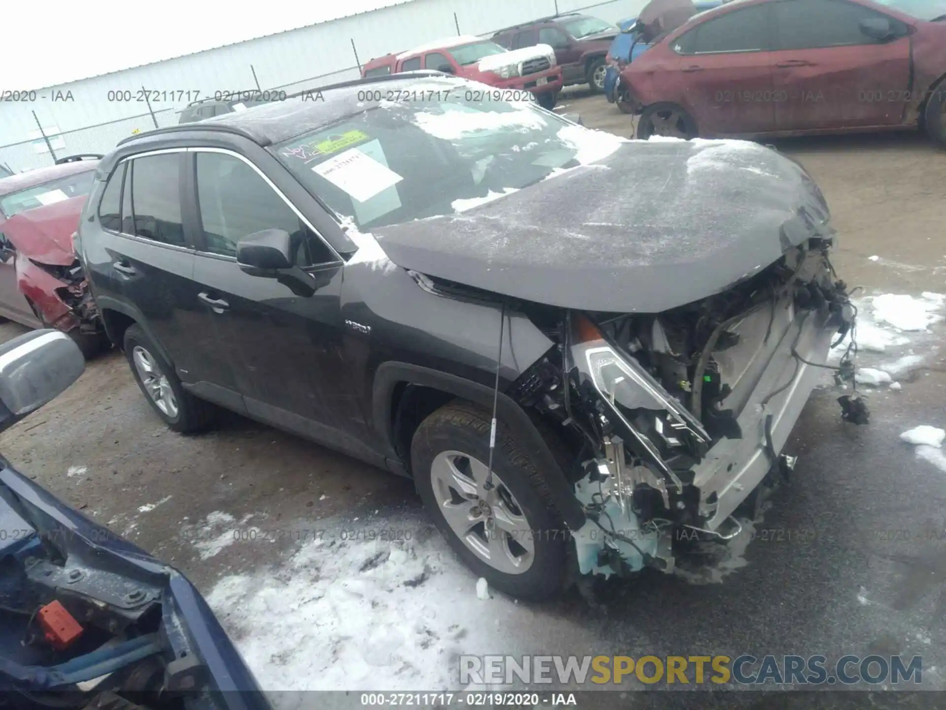 1 Photograph of a damaged car 2T3RWRFV8KW010514 TOYOTA RAV4 2019