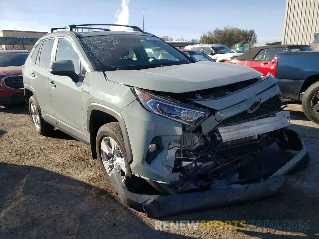 1 Photograph of a damaged car 2T3RWRFV8KW018645 TOYOTA RAV4 2019