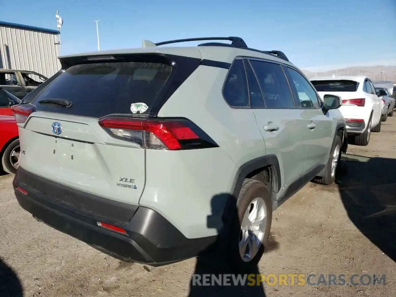 4 Photograph of a damaged car 2T3RWRFV8KW018645 TOYOTA RAV4 2019