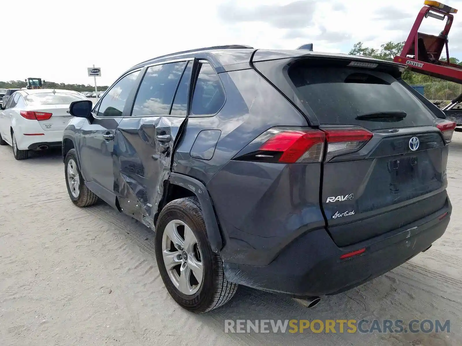 3 Photograph of a damaged car 2T3RWRFV8KW019567 TOYOTA RAV4 2019