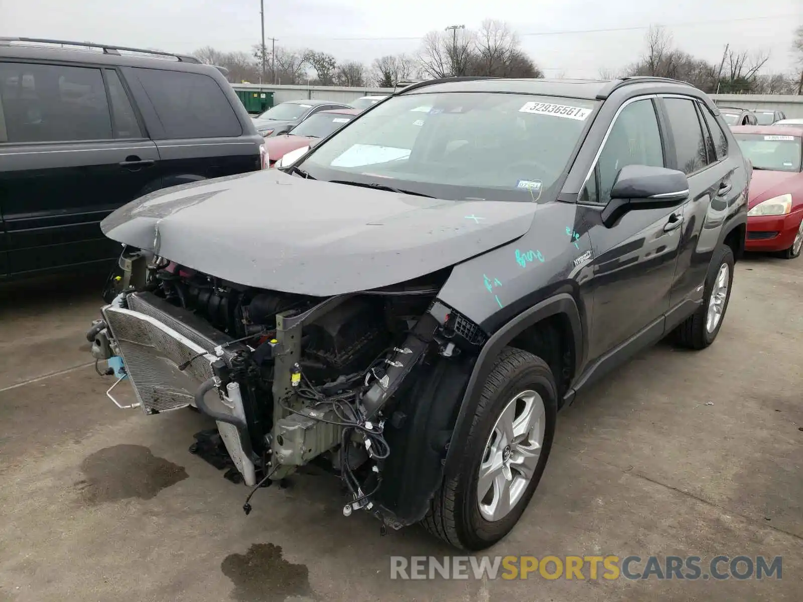 2 Photograph of a damaged car 2T3RWRFV8KW021111 TOYOTA RAV4 2019