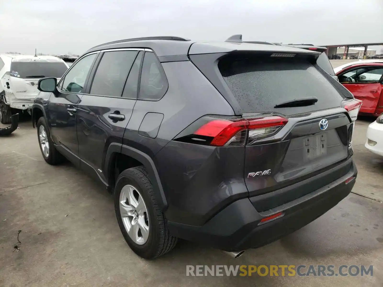 3 Photograph of a damaged car 2T3RWRFV8KW021111 TOYOTA RAV4 2019