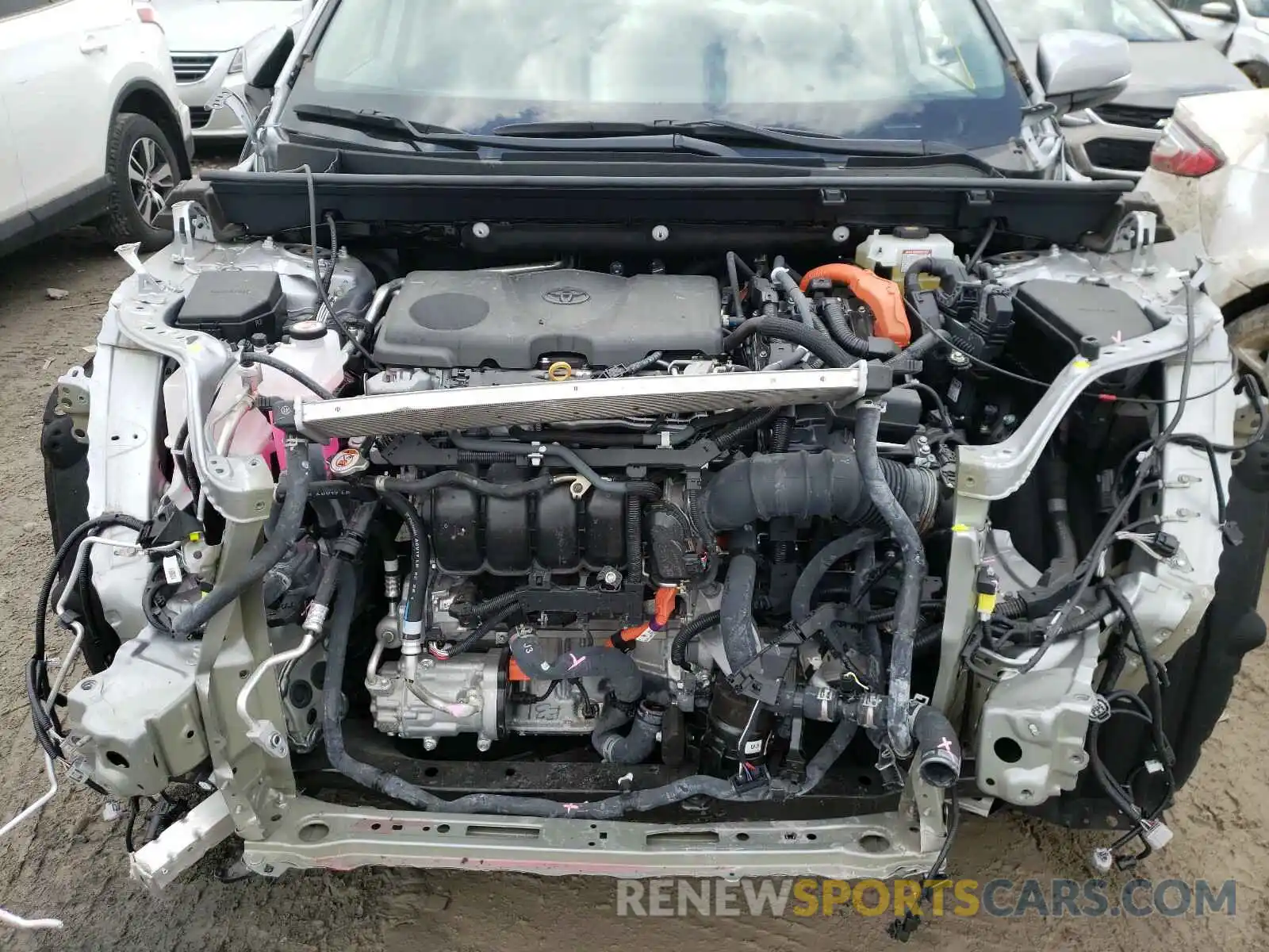 9 Photograph of a damaged car 2T3RWRFV8KW024770 TOYOTA RAV4 2019