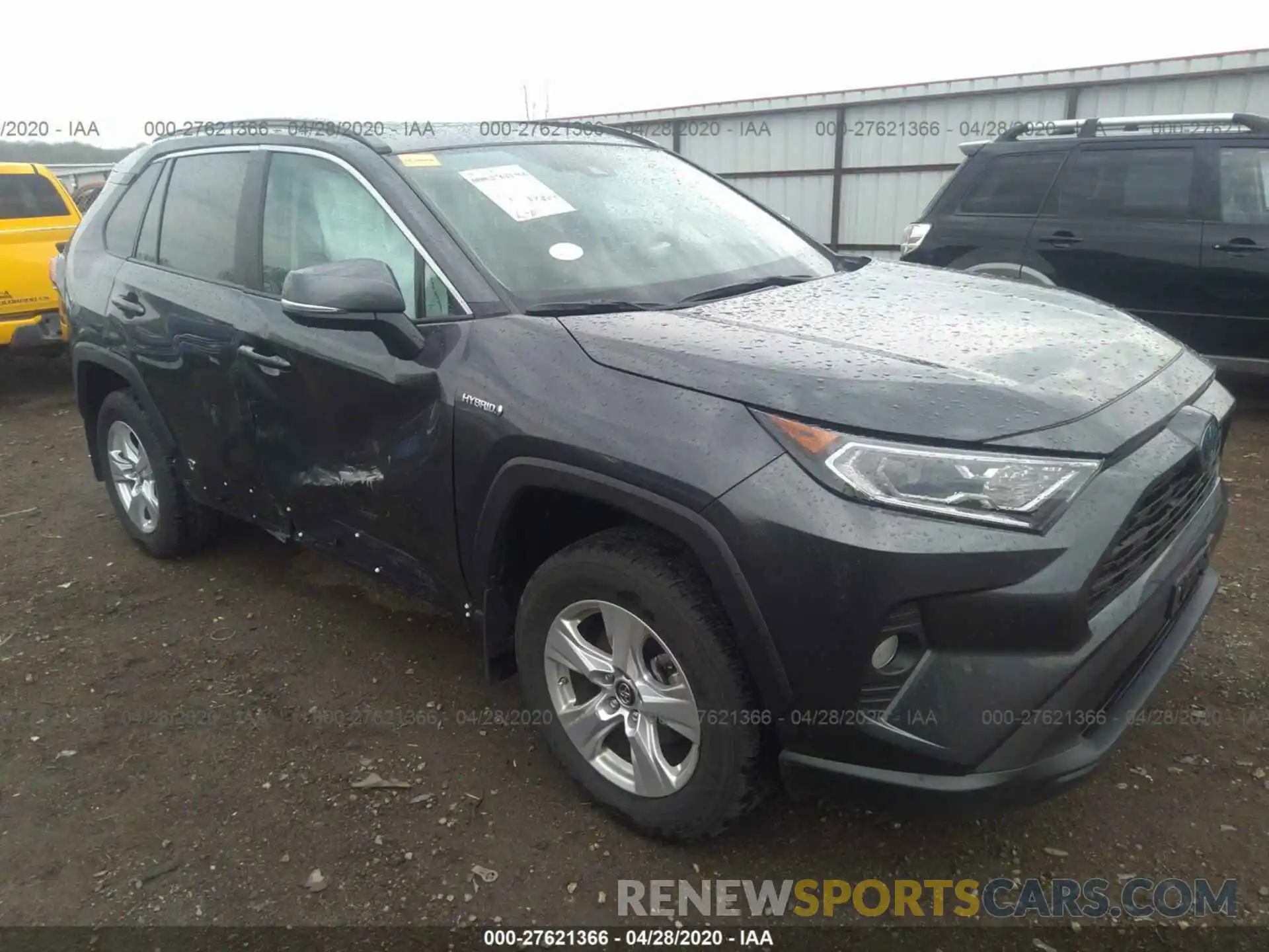 1 Photograph of a damaged car 2T3RWRFV8KW028270 TOYOTA RAV4 2019