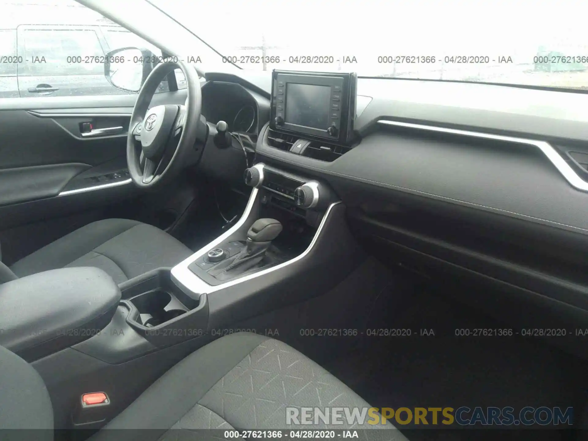 5 Photograph of a damaged car 2T3RWRFV8KW028270 TOYOTA RAV4 2019