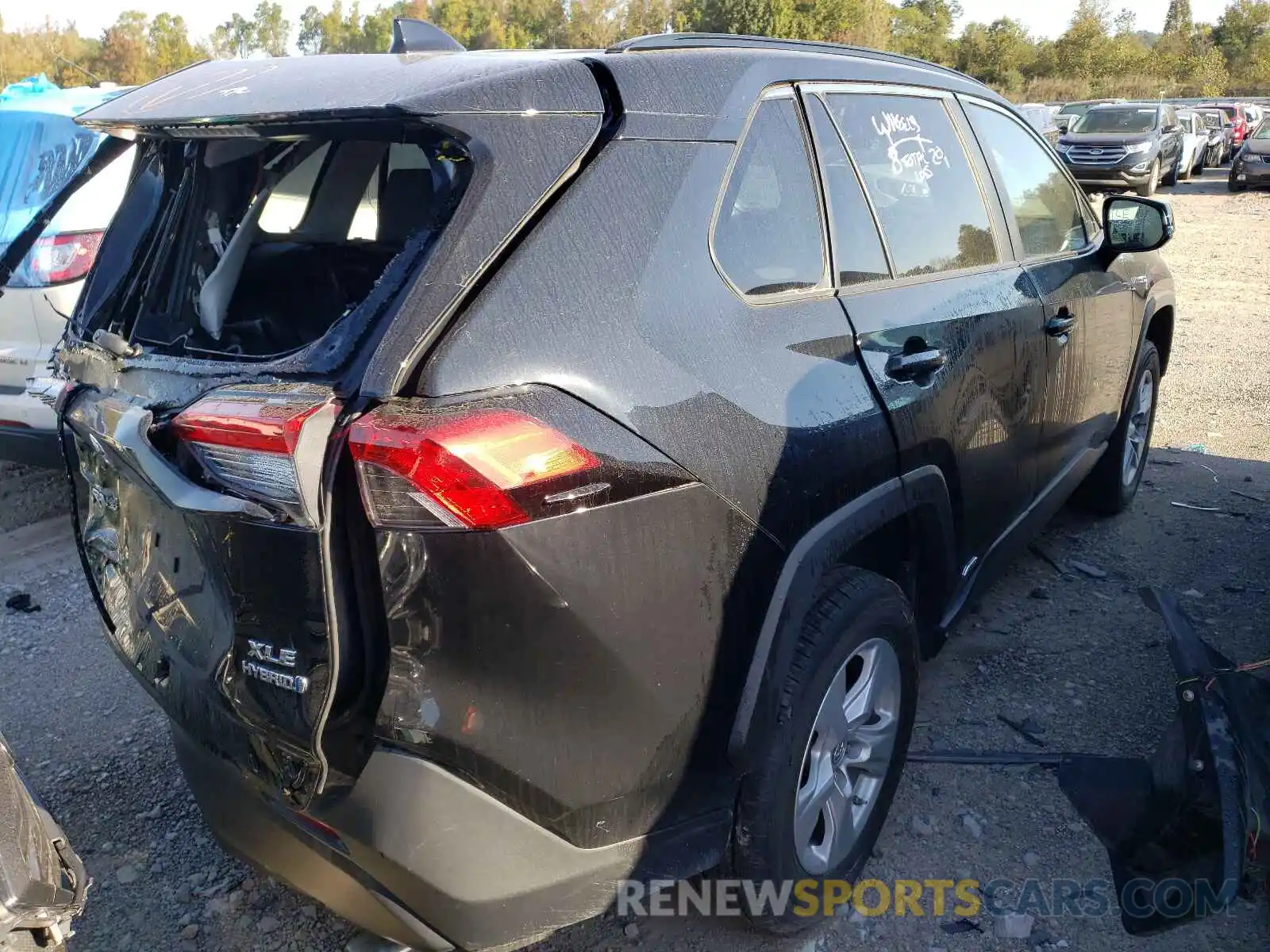 4 Photograph of a damaged car 2T3RWRFV8KW029225 TOYOTA RAV4 2019