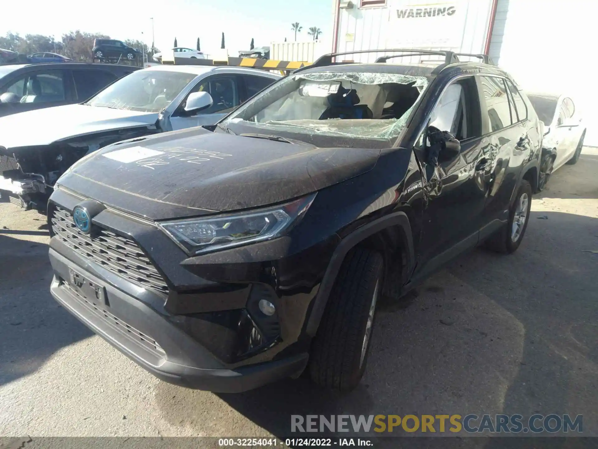 2 Photograph of a damaged car 2T3RWRFV8KW041195 TOYOTA RAV4 2019