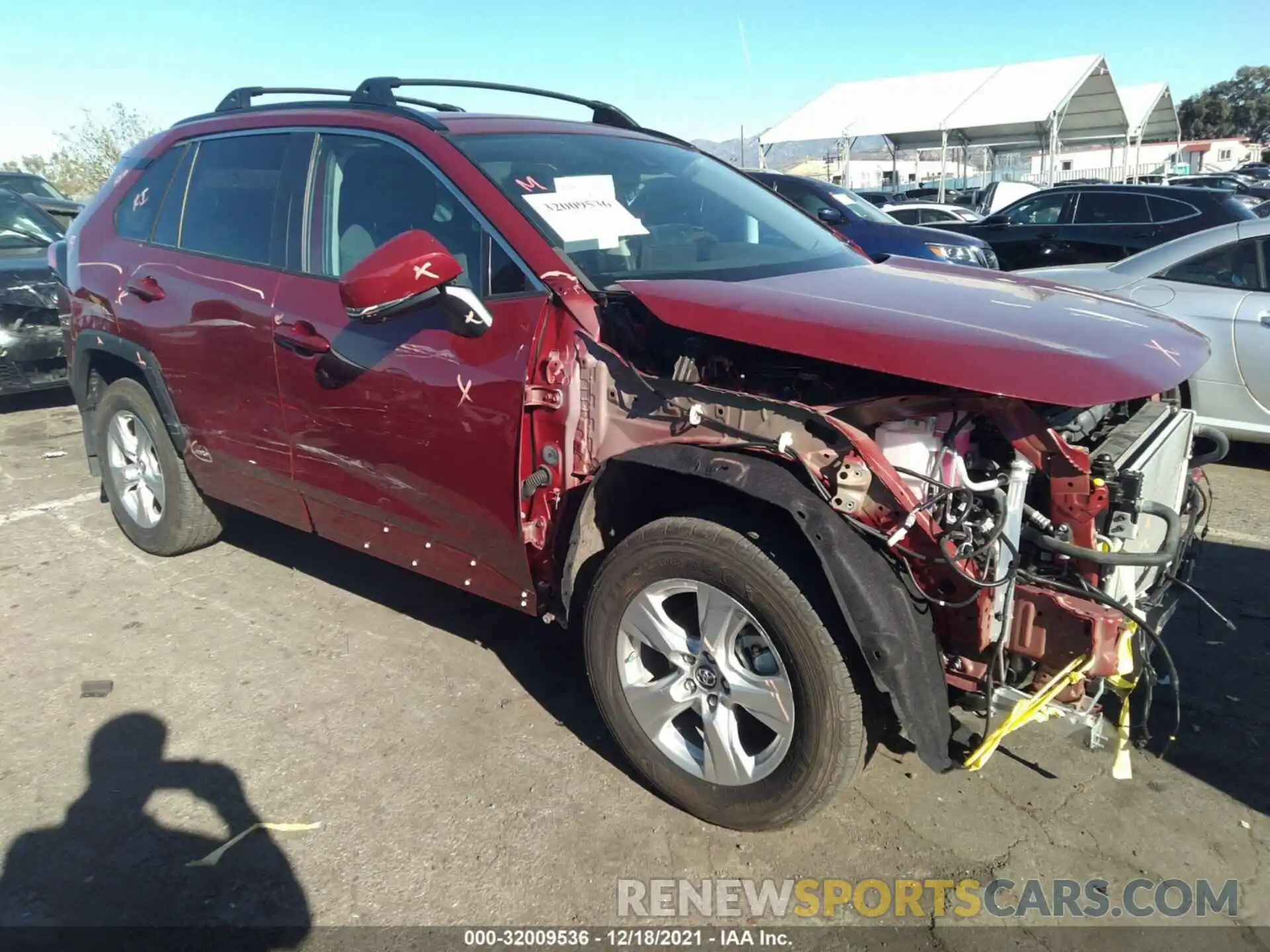 1 Photograph of a damaged car 2T3RWRFV8KW044985 TOYOTA RAV4 2019