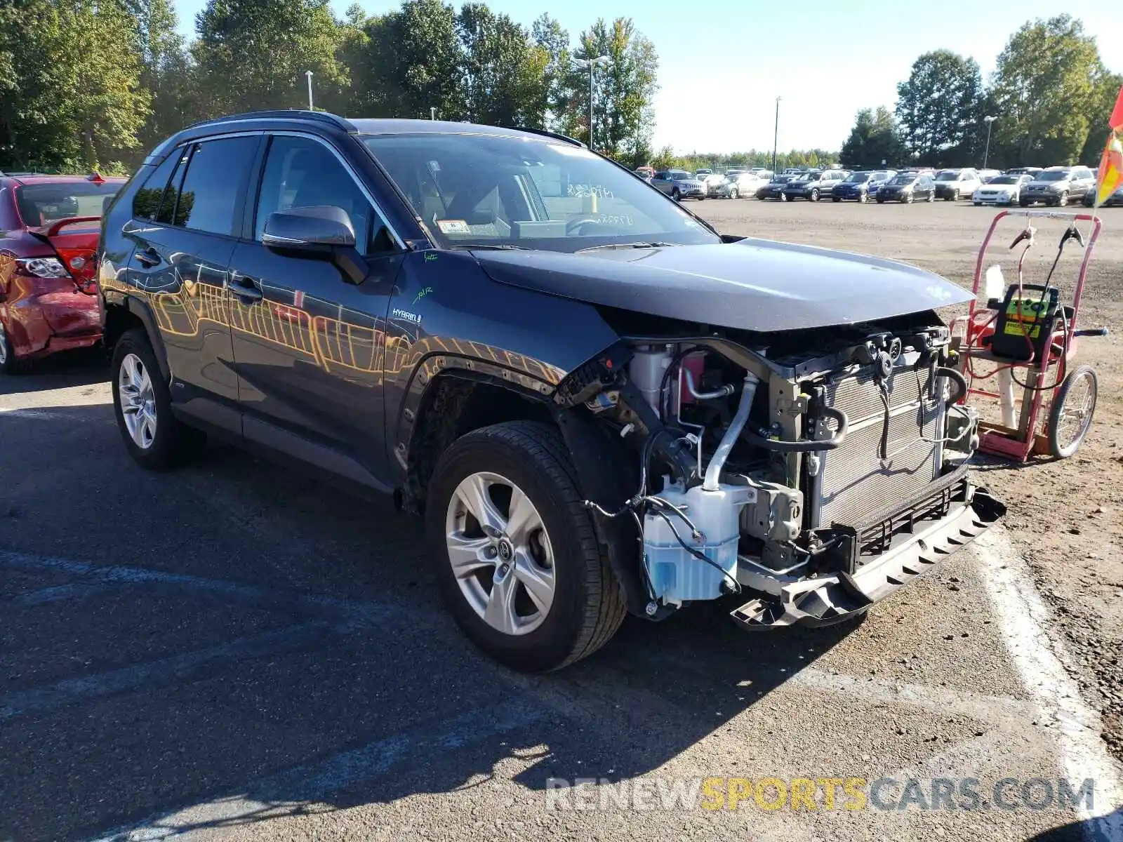 1 Photograph of a damaged car 2T3RWRFV9KW005774 TOYOTA RAV4 2019