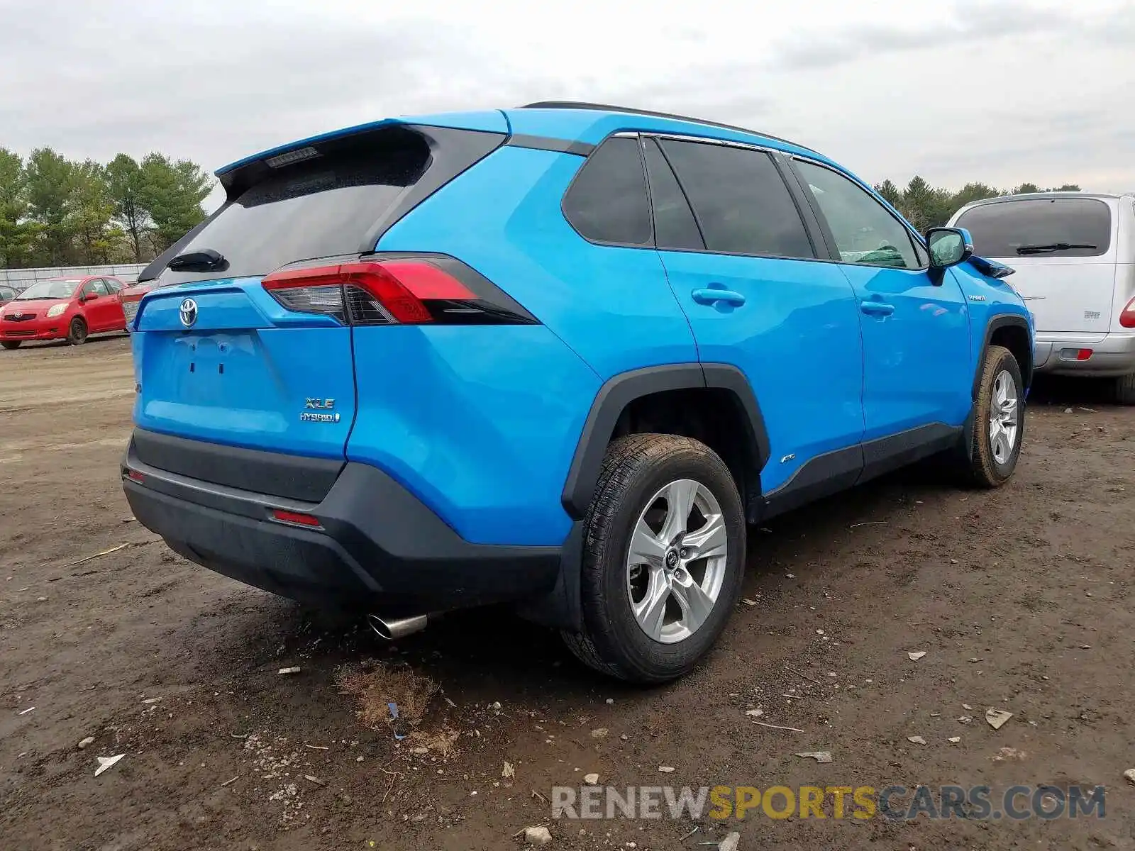 4 Photograph of a damaged car 2T3RWRFV9KW007654 TOYOTA RAV4 2019