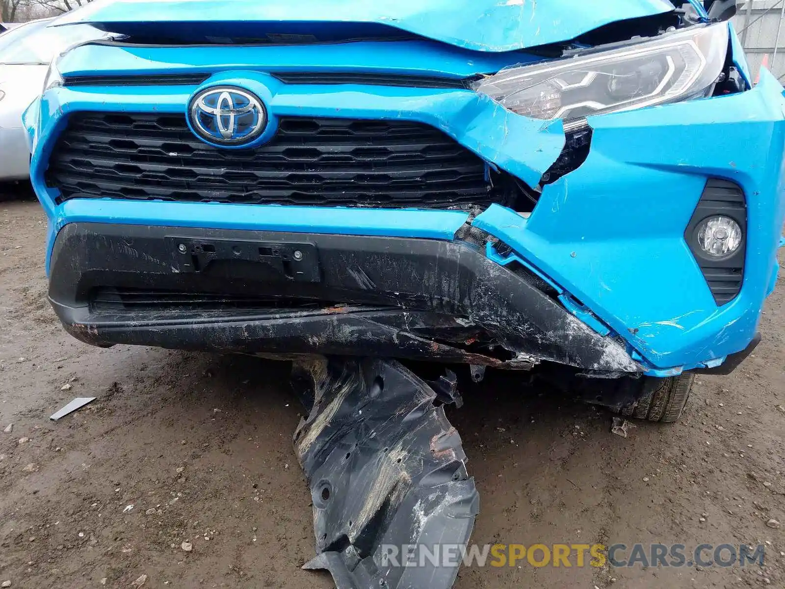 9 Photograph of a damaged car 2T3RWRFV9KW007654 TOYOTA RAV4 2019